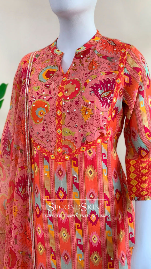 Silk Straight Cut Set In Multi-Colour