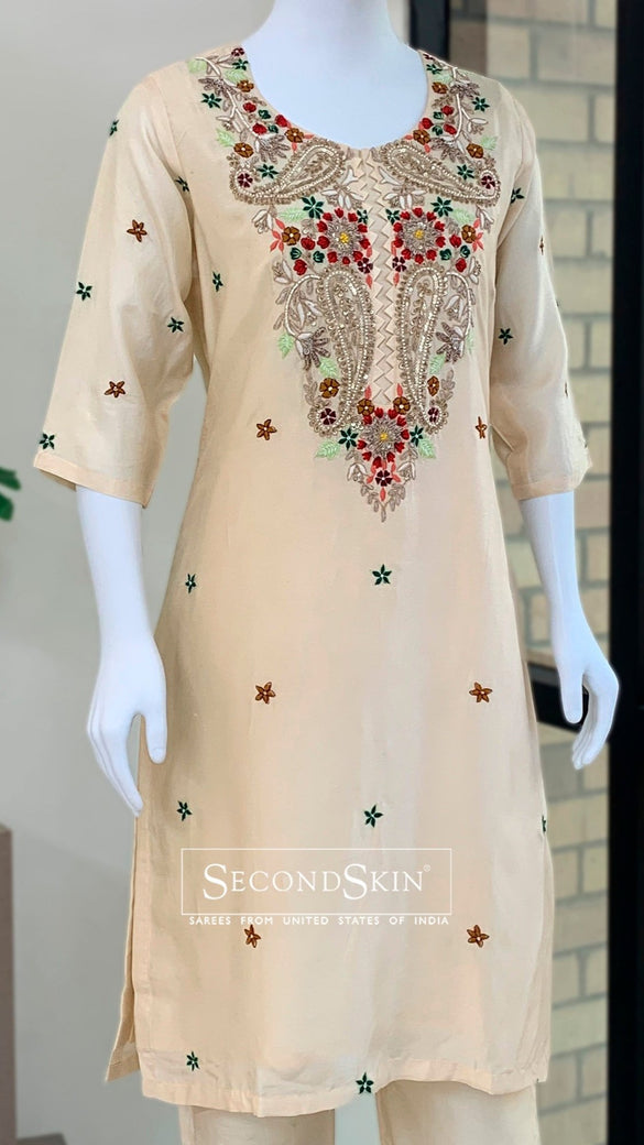 Straight Suit Set Cream In Colour