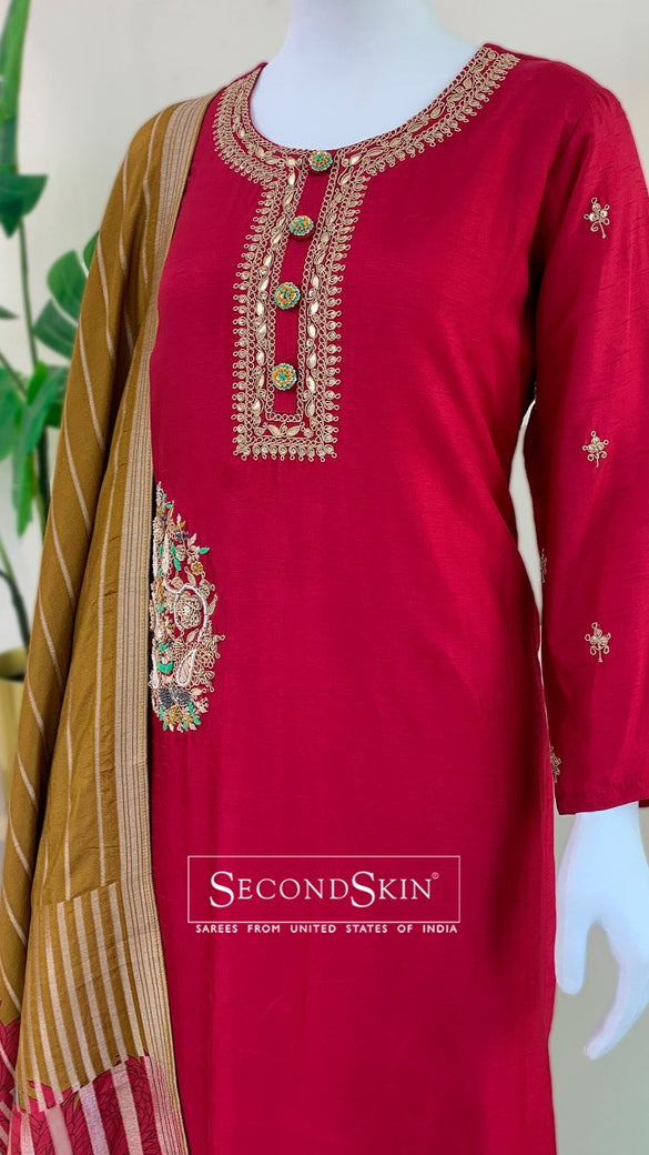 Reddish-Pink Straight Cut Set