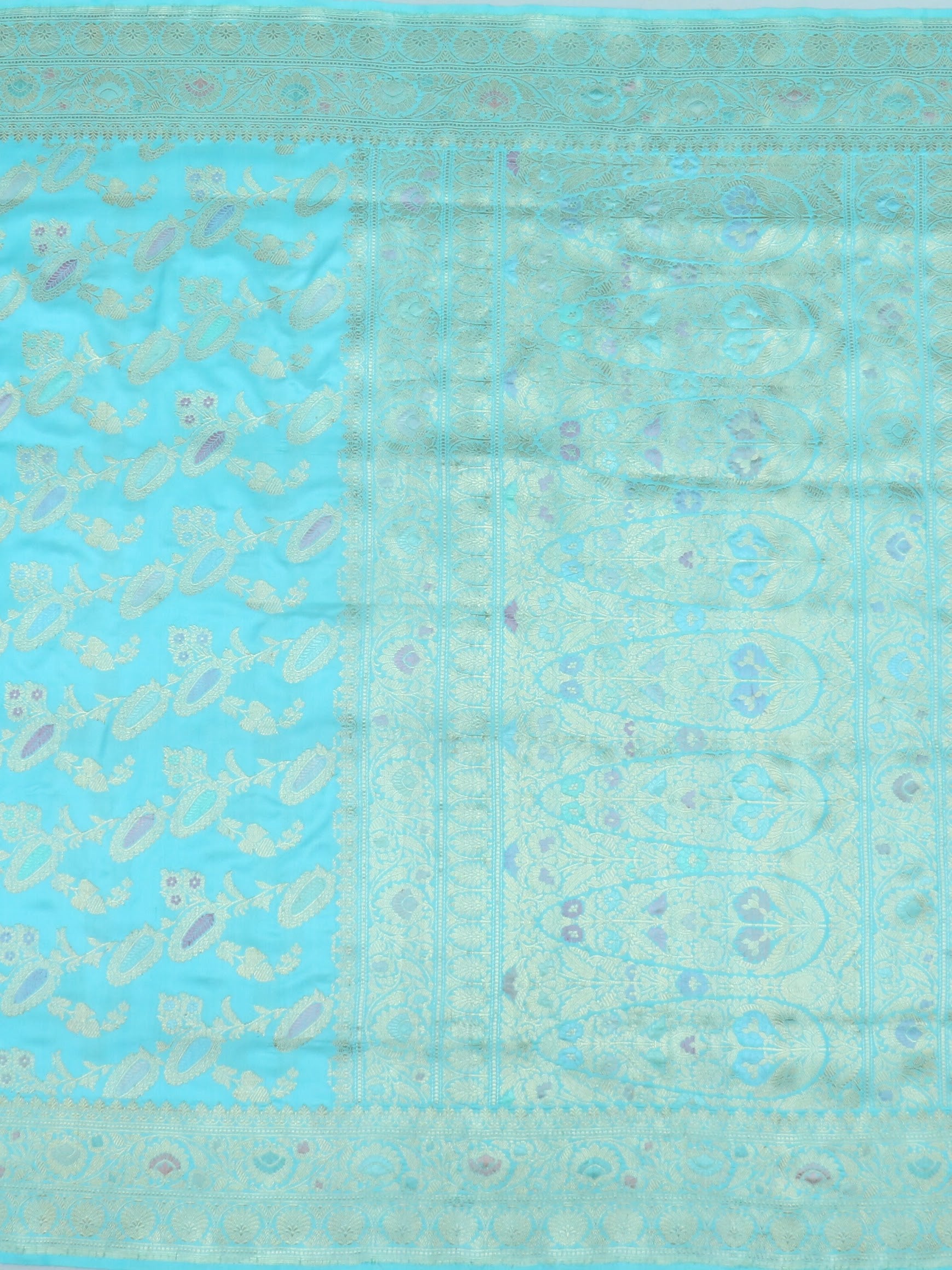 Ethereal Turquoise: Handloom Banarasi Silk Saree