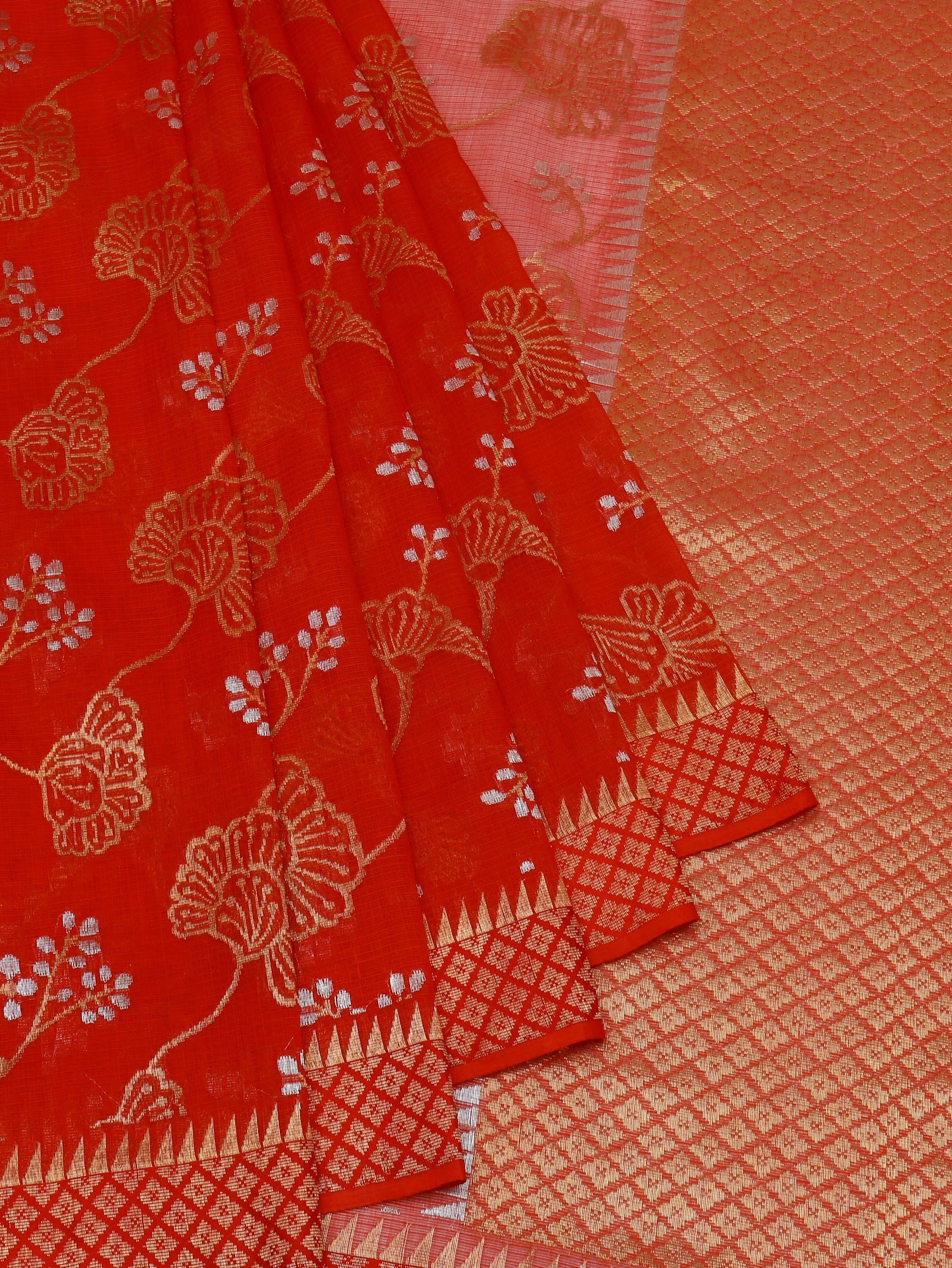 Scarlet Elegance: Handwoven Zari Kota Silk Saree