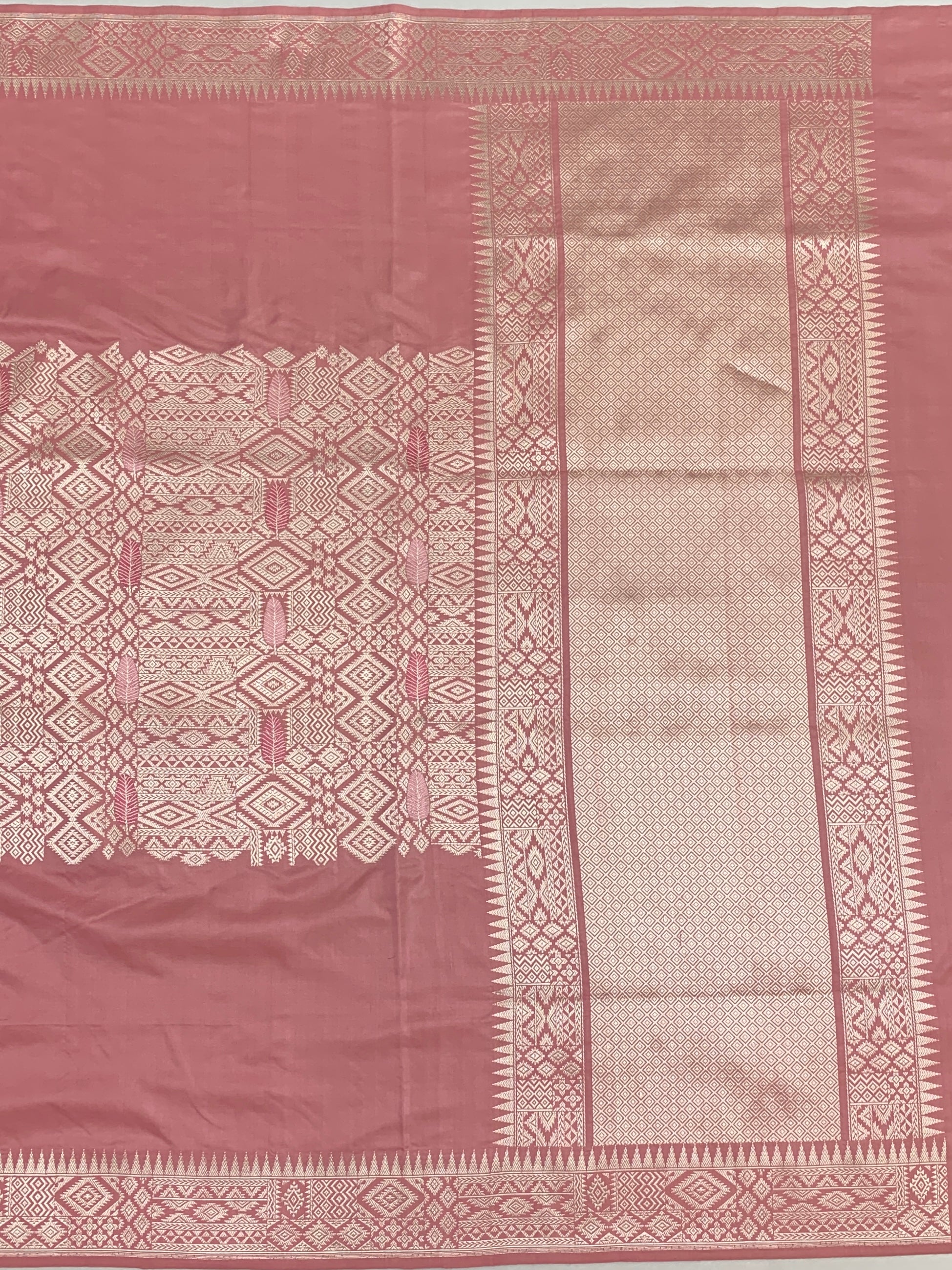Elevate Your Elegance: Dusty Rose Banarasi Silk Saree