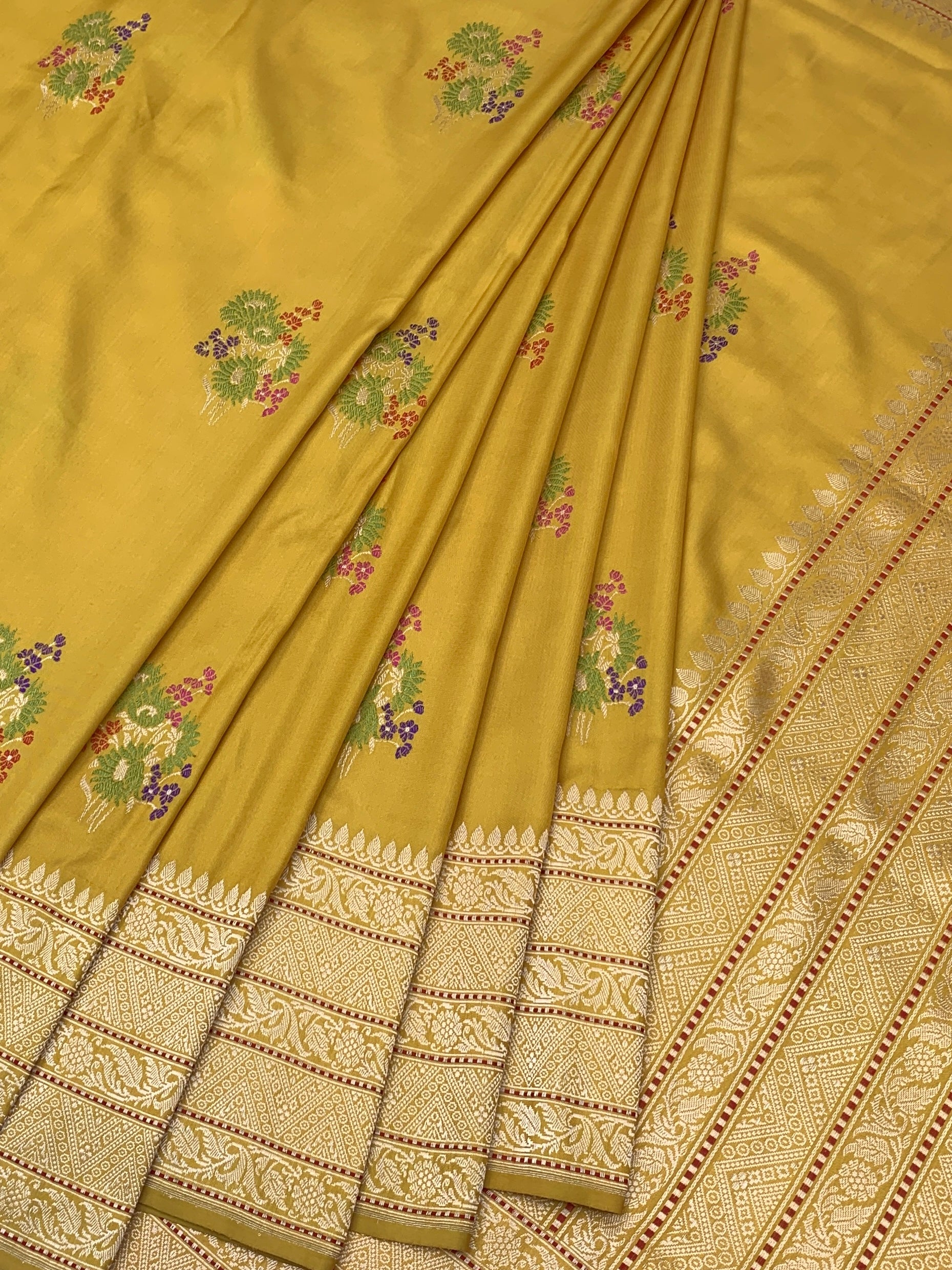 Exquisite Mustard Yellow Banarasi Silk Saree