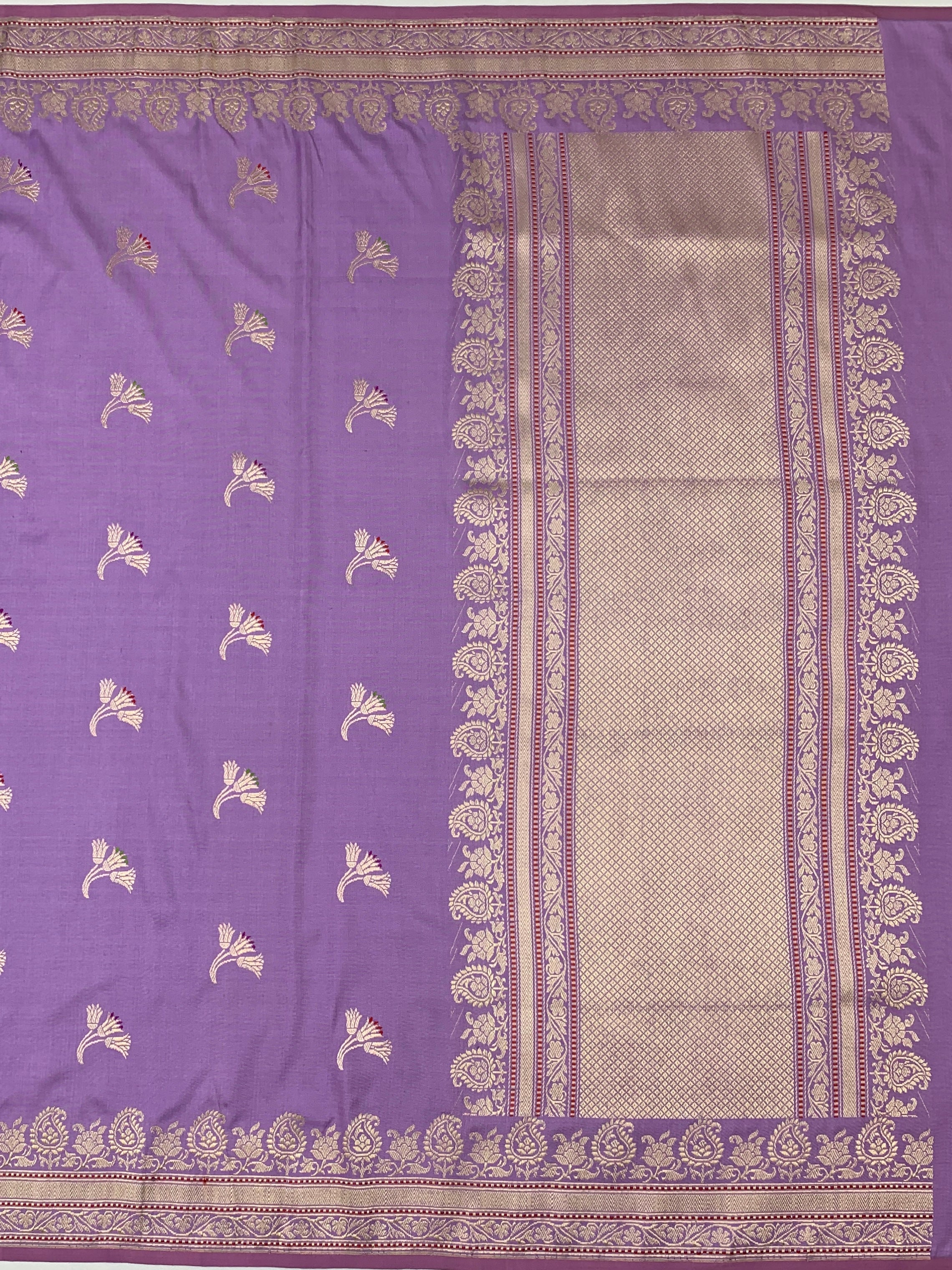 Exquisite Lavender-Mauve Banarasi Silk Saree