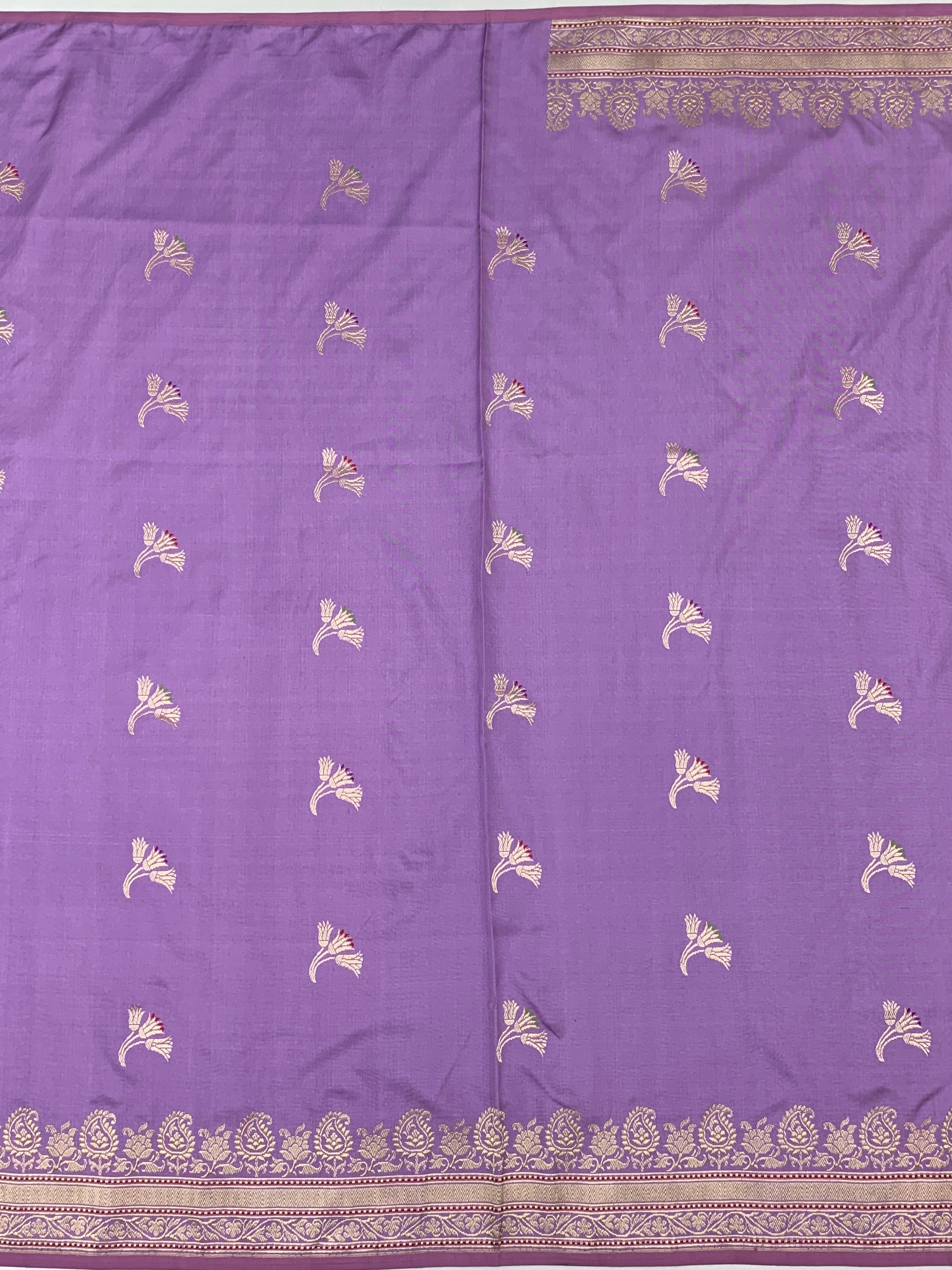 Exquisite Lavender-Mauve Banarasi Silk Saree