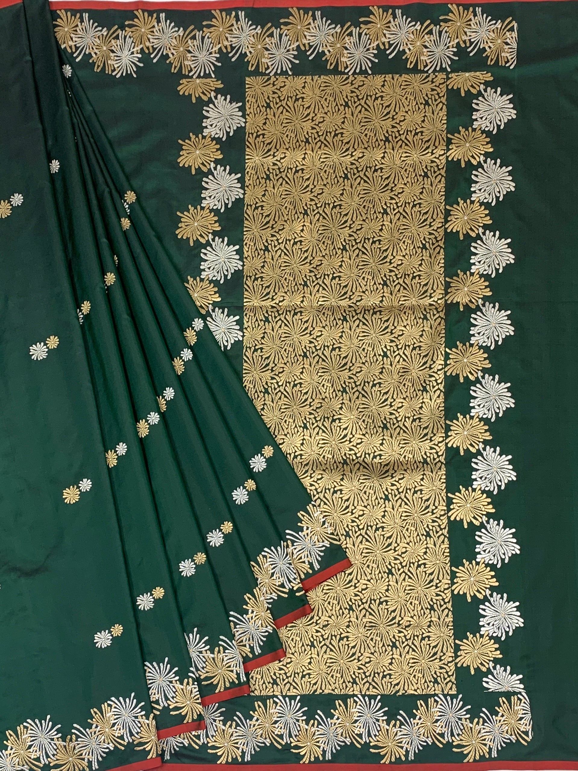 Emerald Forest Banarasi Silk Saree with Radiant Floral Bloom Motifs