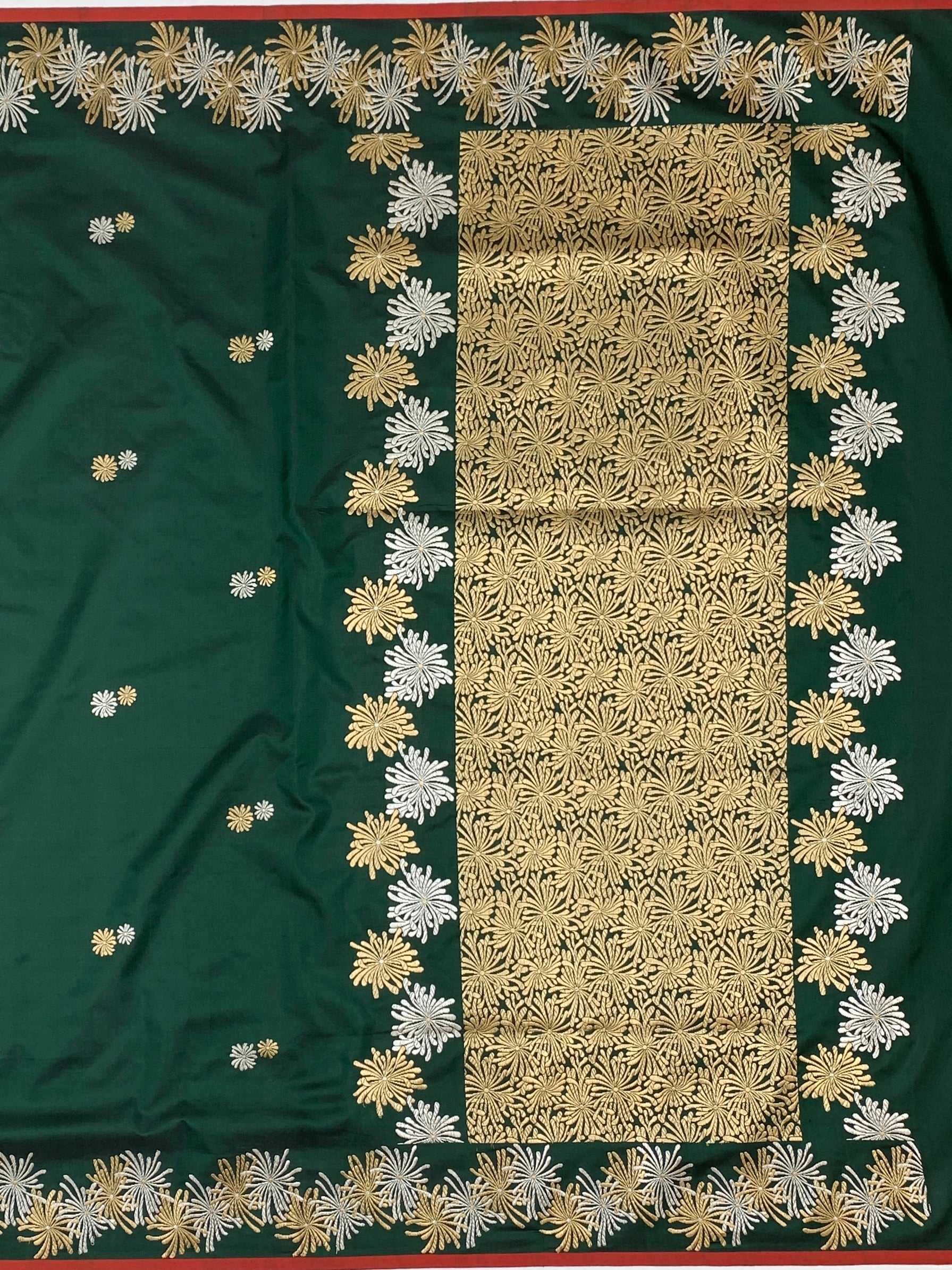 Emerald Forest Banarasi Silk Saree with Radiant Floral Bloom Motifs