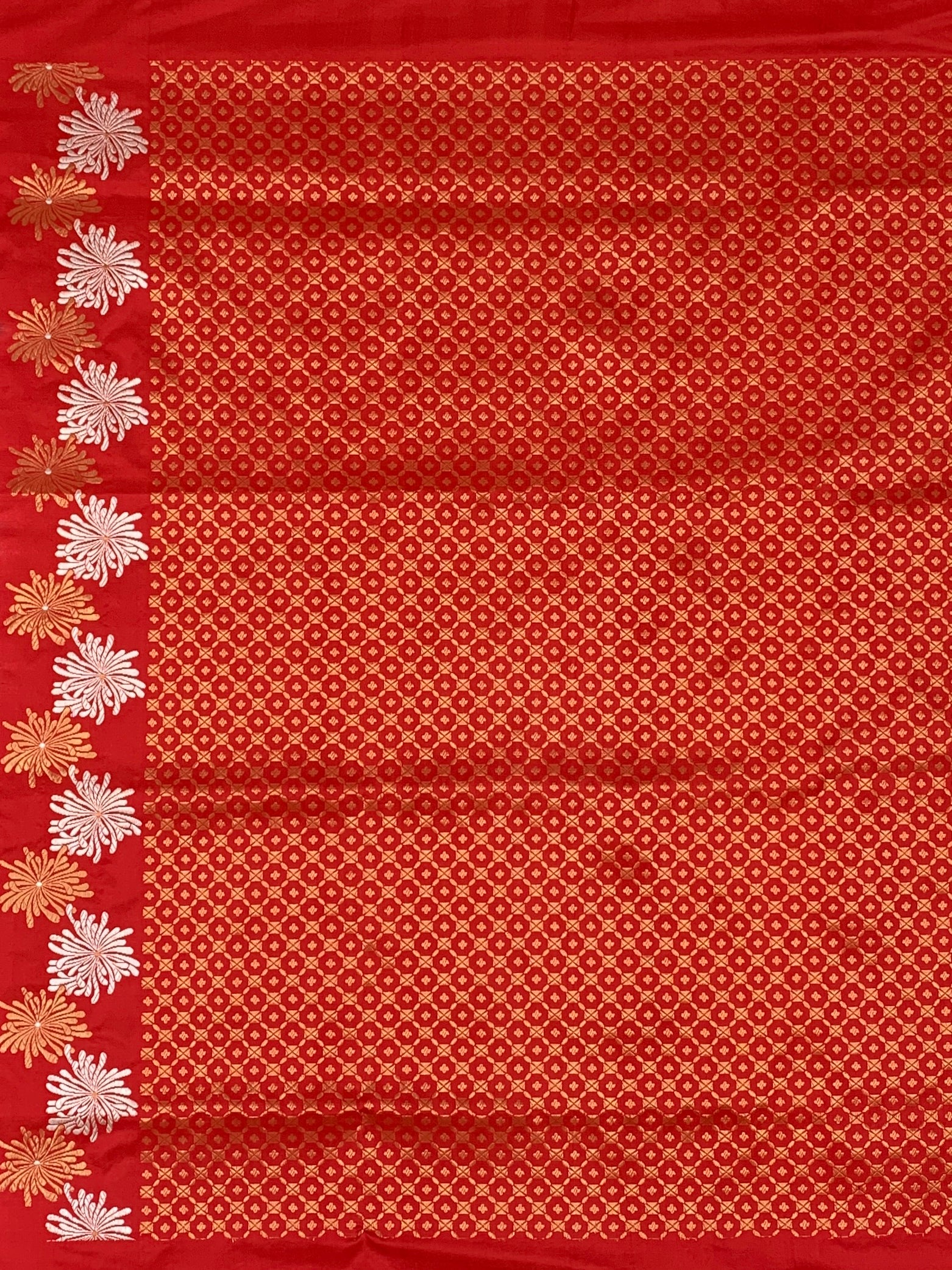 Emerald Forest Banarasi Silk Saree with Radiant Floral Bloom Motifs
