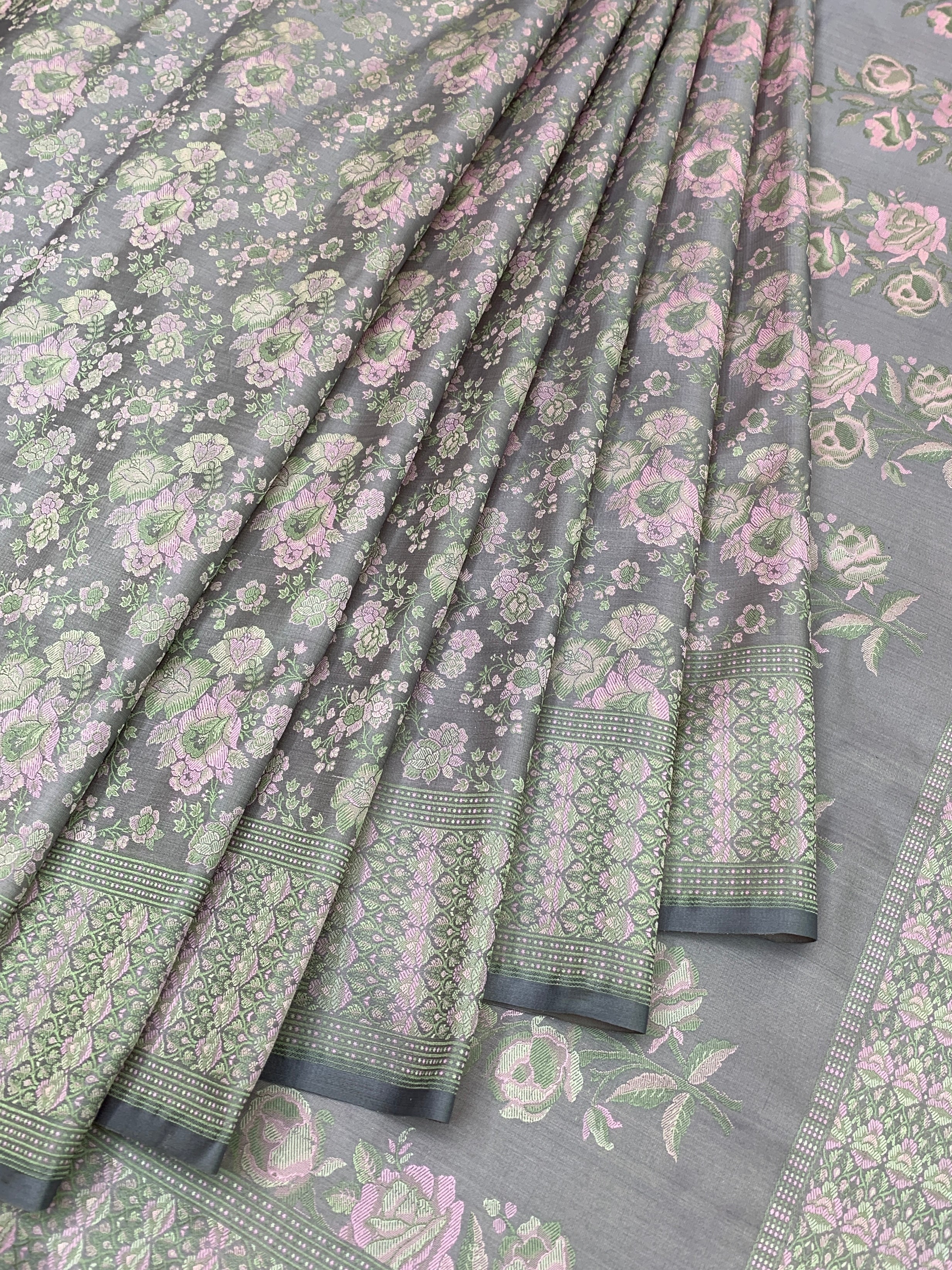Exquisite Slate Grey Tanchoi Banarasi Silk Saree