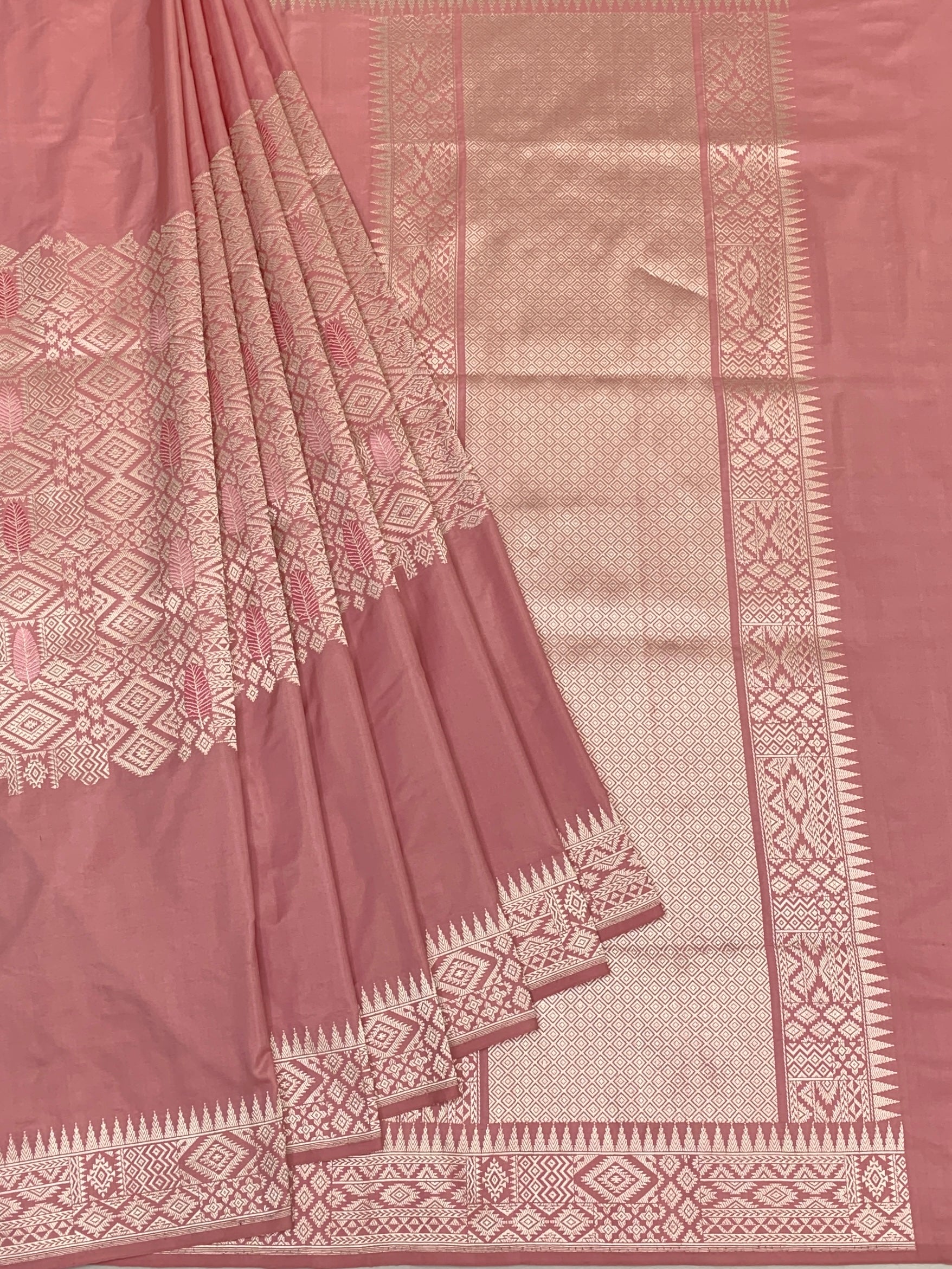 Elevate Your Elegance: Dusty Rose Banarasi Silk Saree