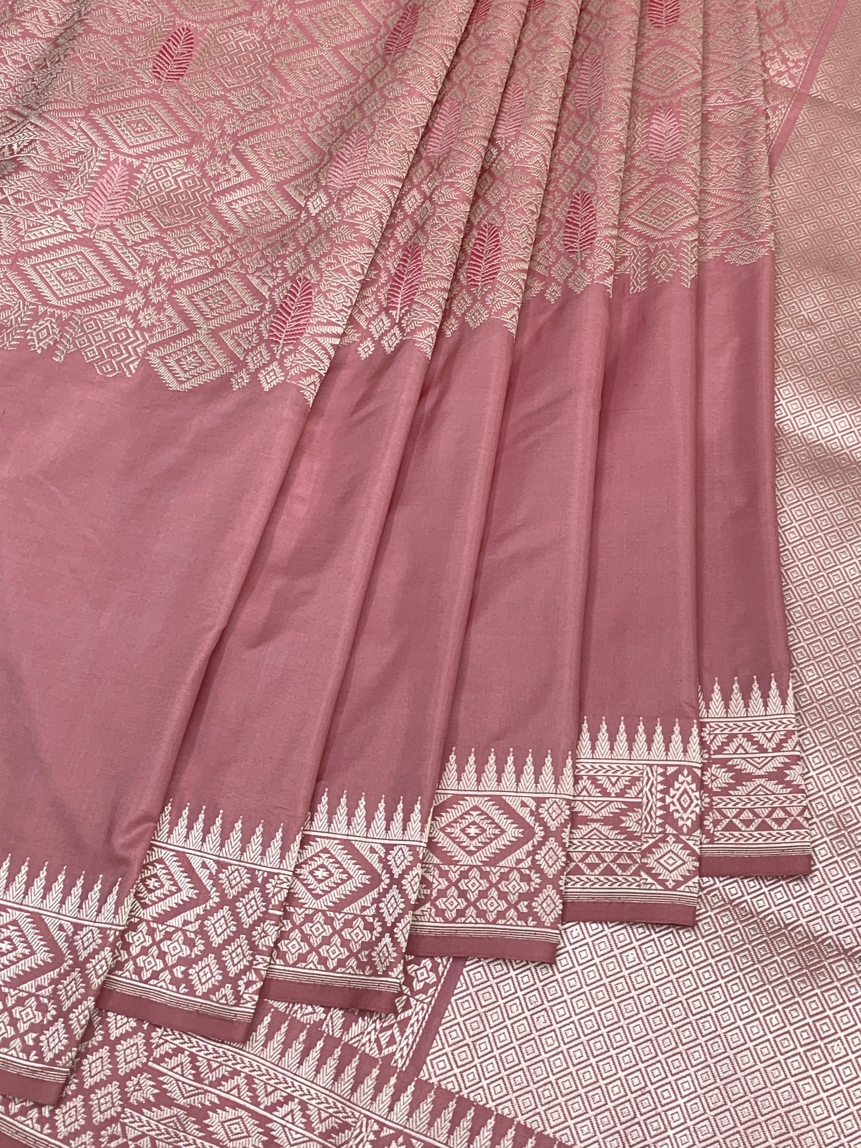 Elevate Your Elegance: Dusty Rose Banarasi Silk Saree