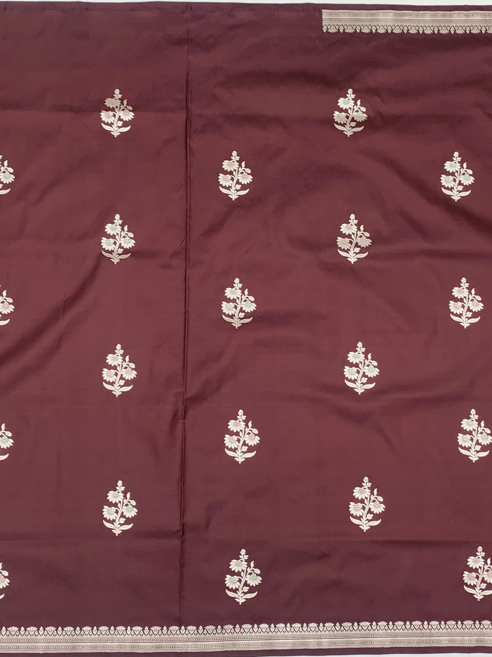 Exquisite Wine Banarasi Silk Saree with Dual Blouse Pieces