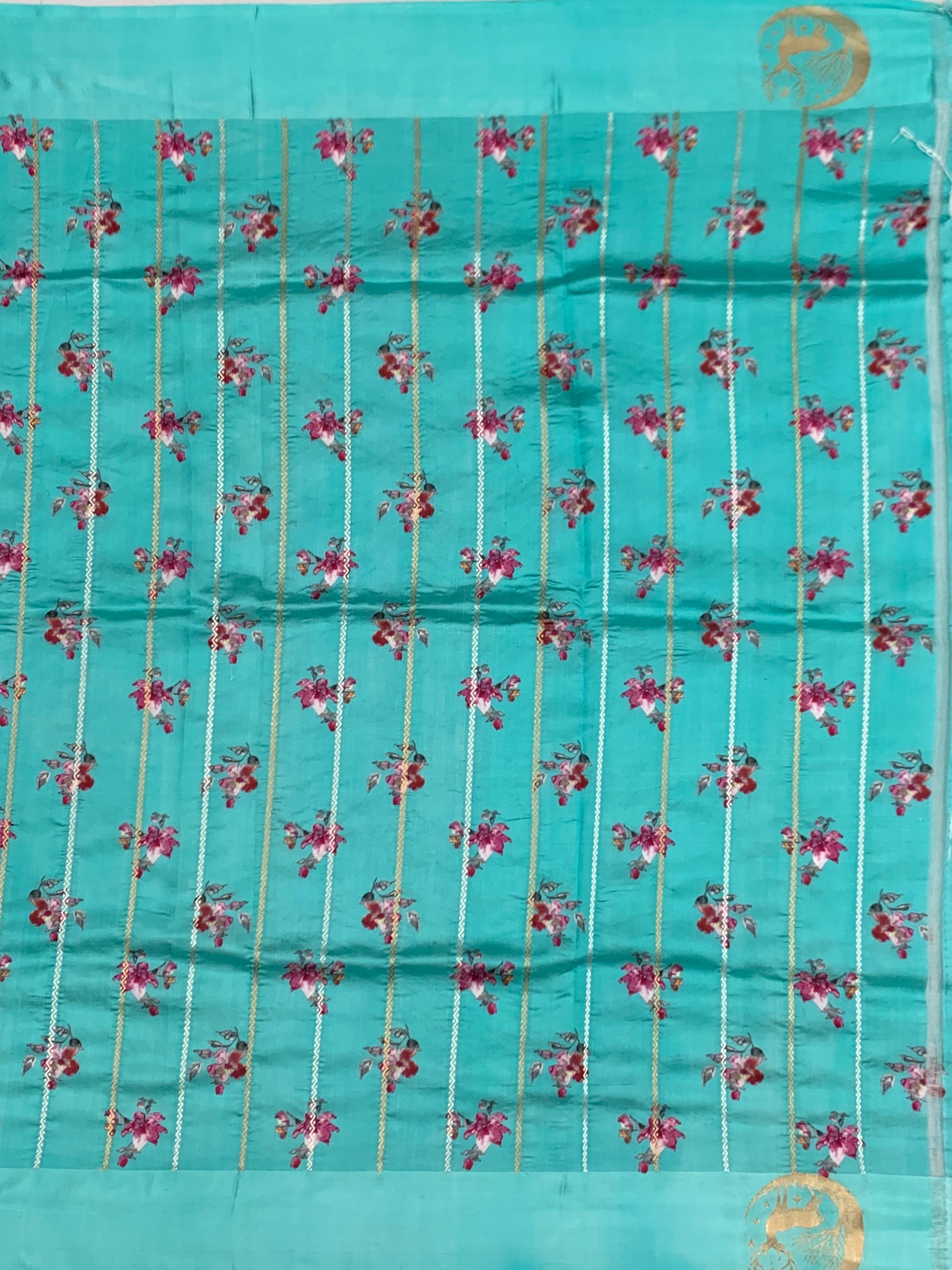 Digital Floral & Ethereal Charm: Printed Raw Mango Silk Saree