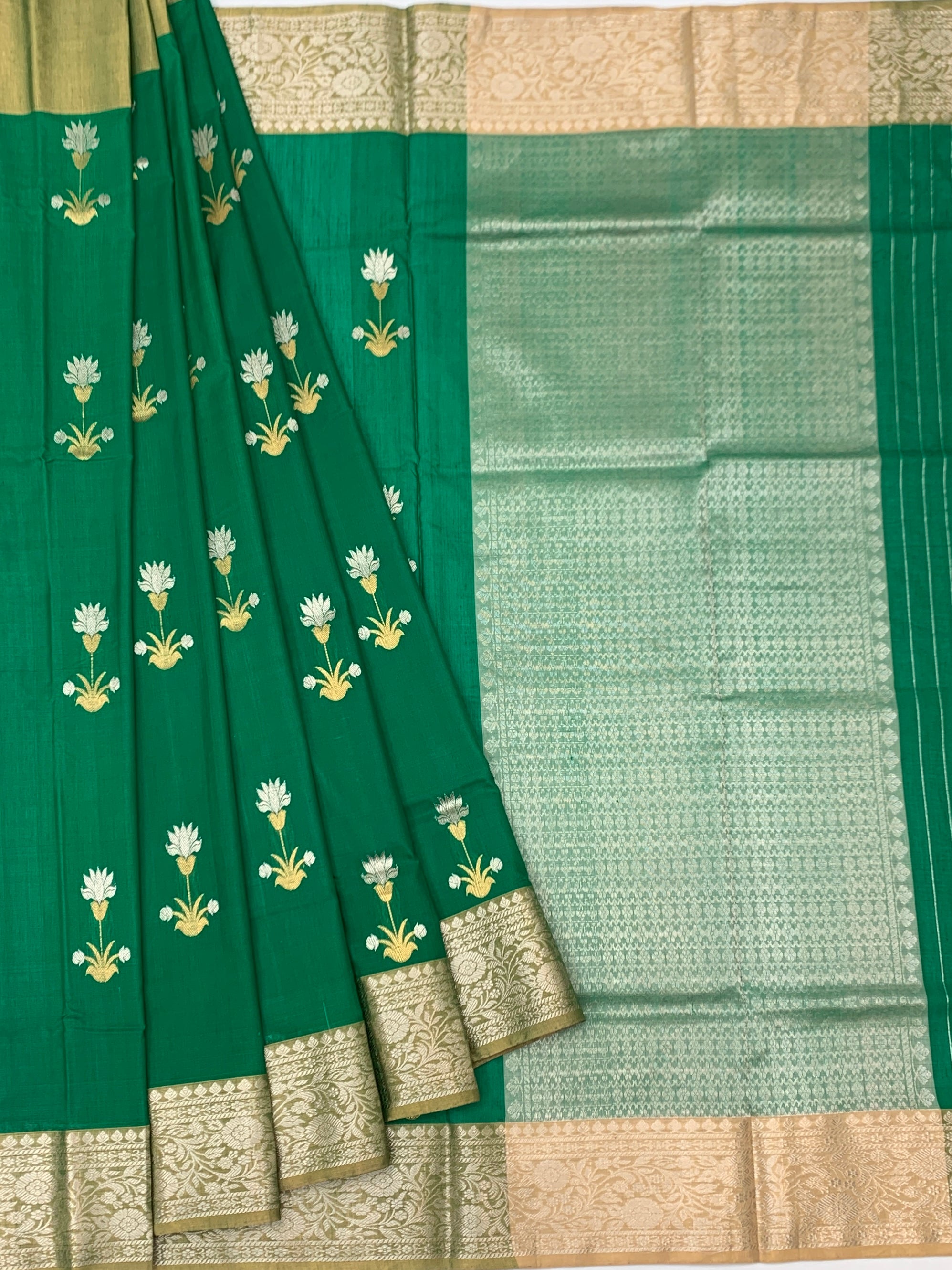Emerald Elegance: Handcrafted Chanderi Silk Saree
