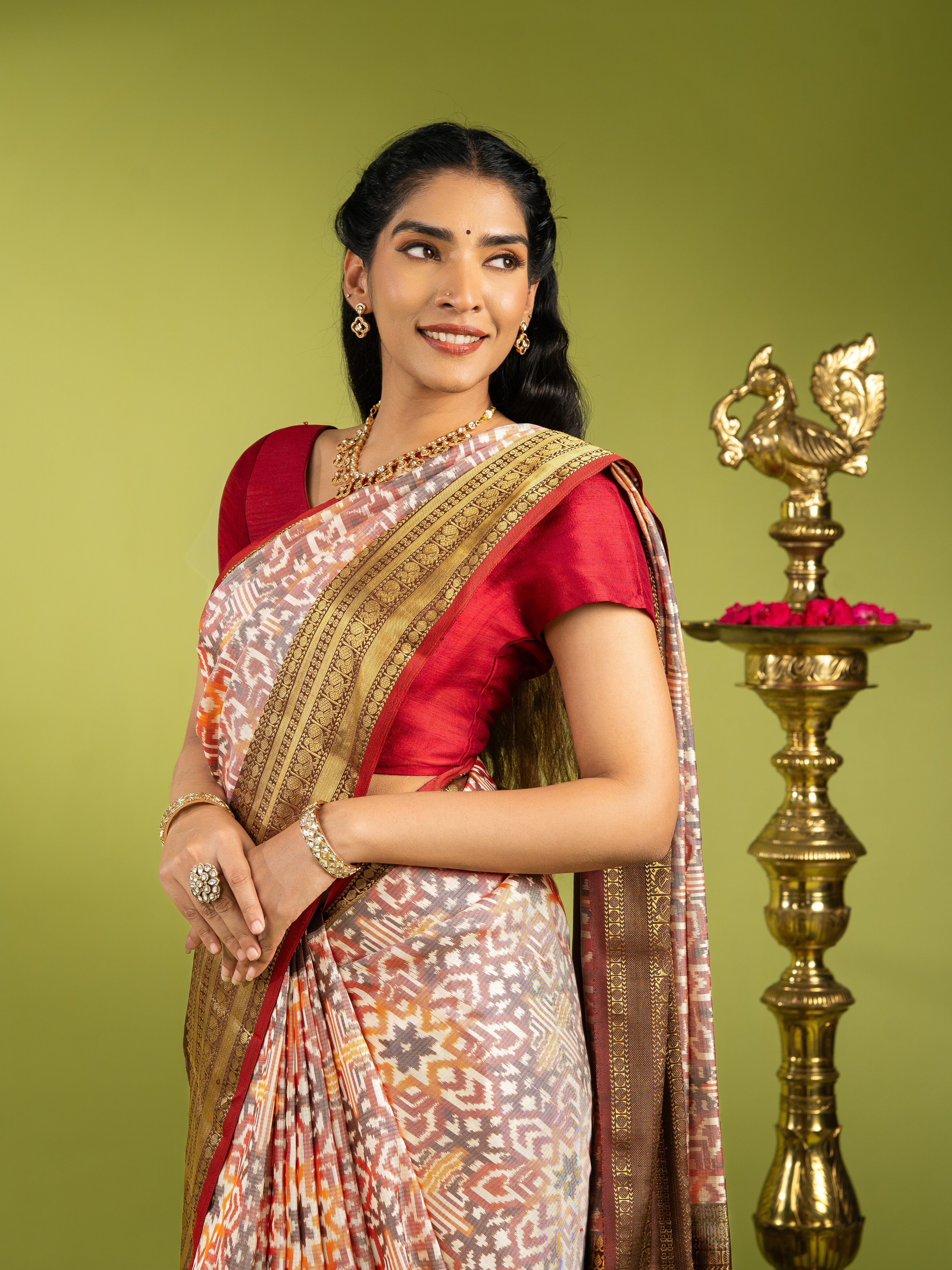 Exquisite Kanjeevaram Patola Silk Saree with Contrast Blouse