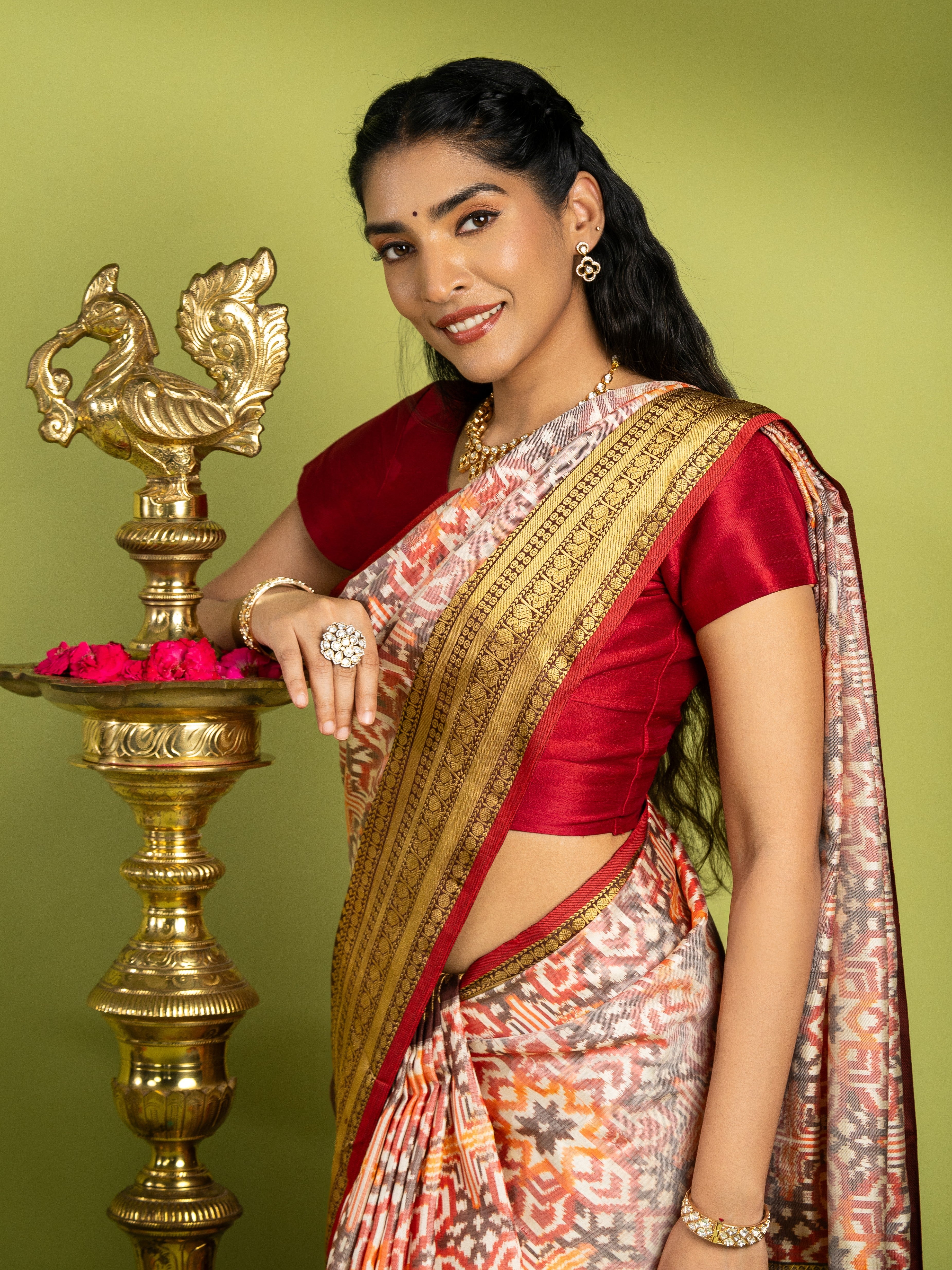 Exquisite Kanjeevaram Patola Silk Saree with Contrast Blouse