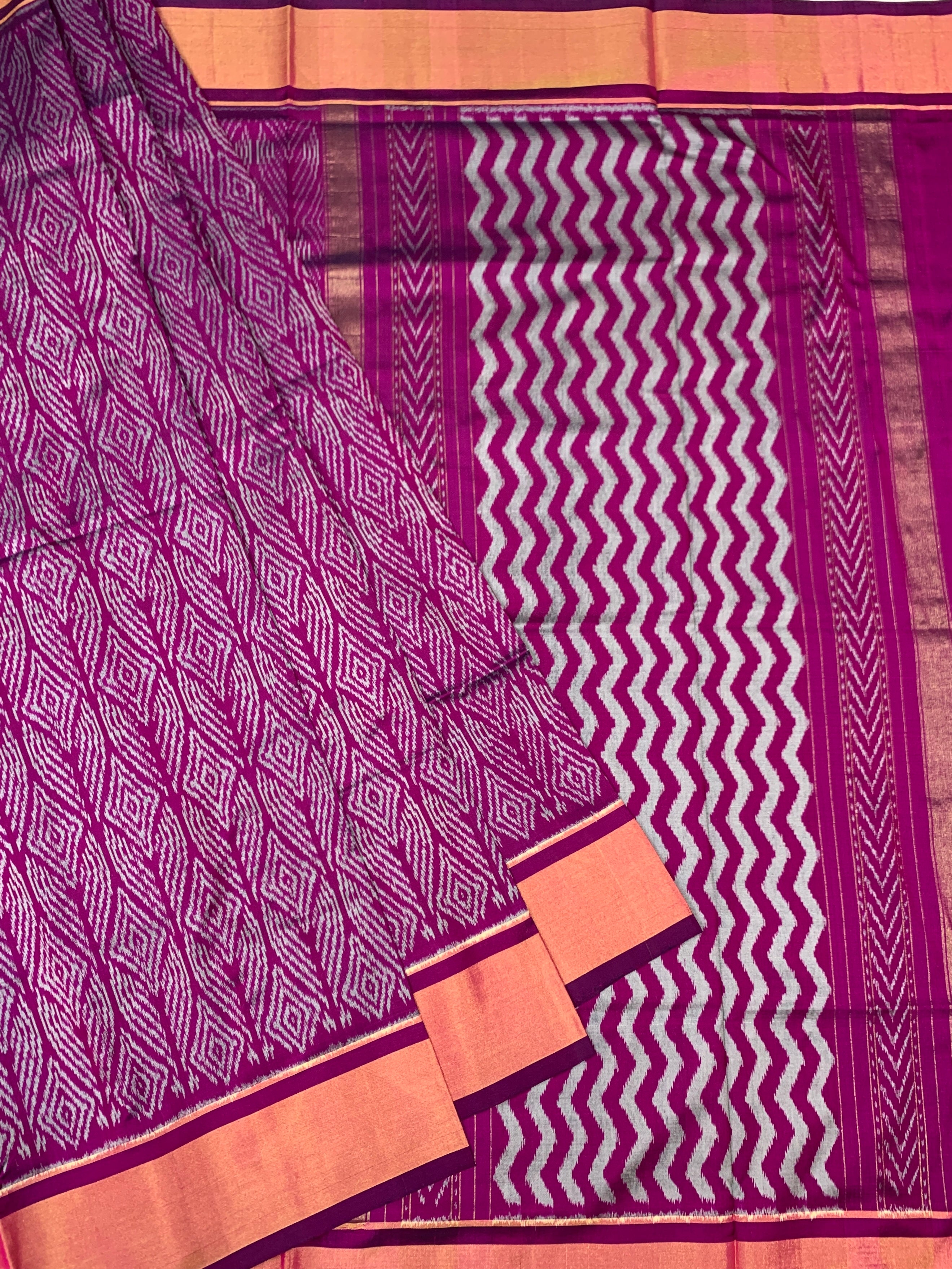 Exquisite Magenta Ikat Silk Saree with Chevron Pallu