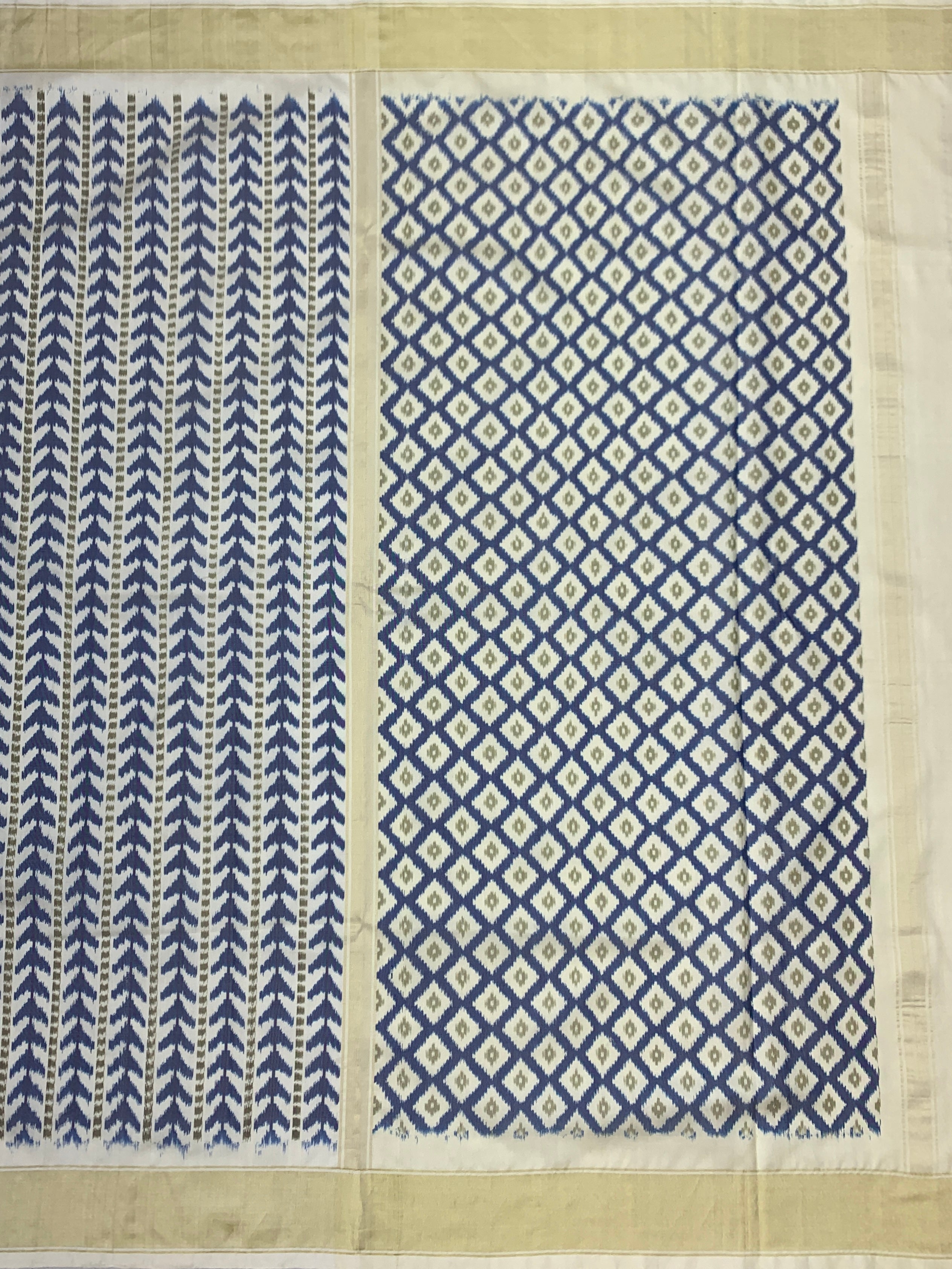 Handcrafted Pochampally Ikat Silk Saree in Indigo &amp; Pearl White