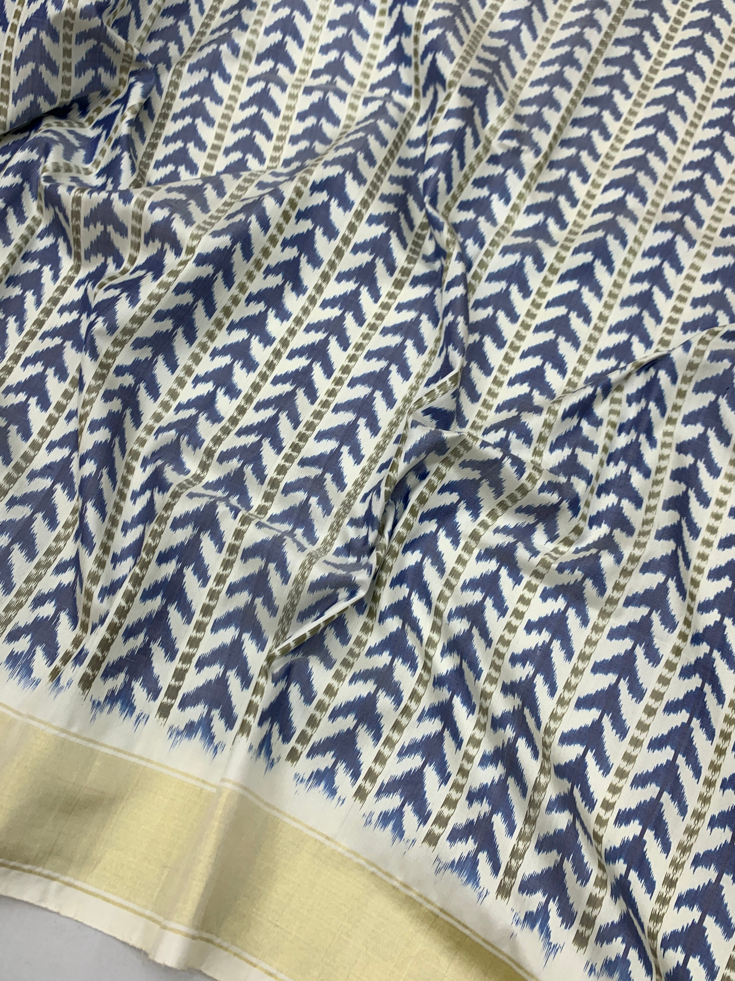 Handcrafted Pochampally Ikat Silk Saree in Indigo &amp; Pearl White