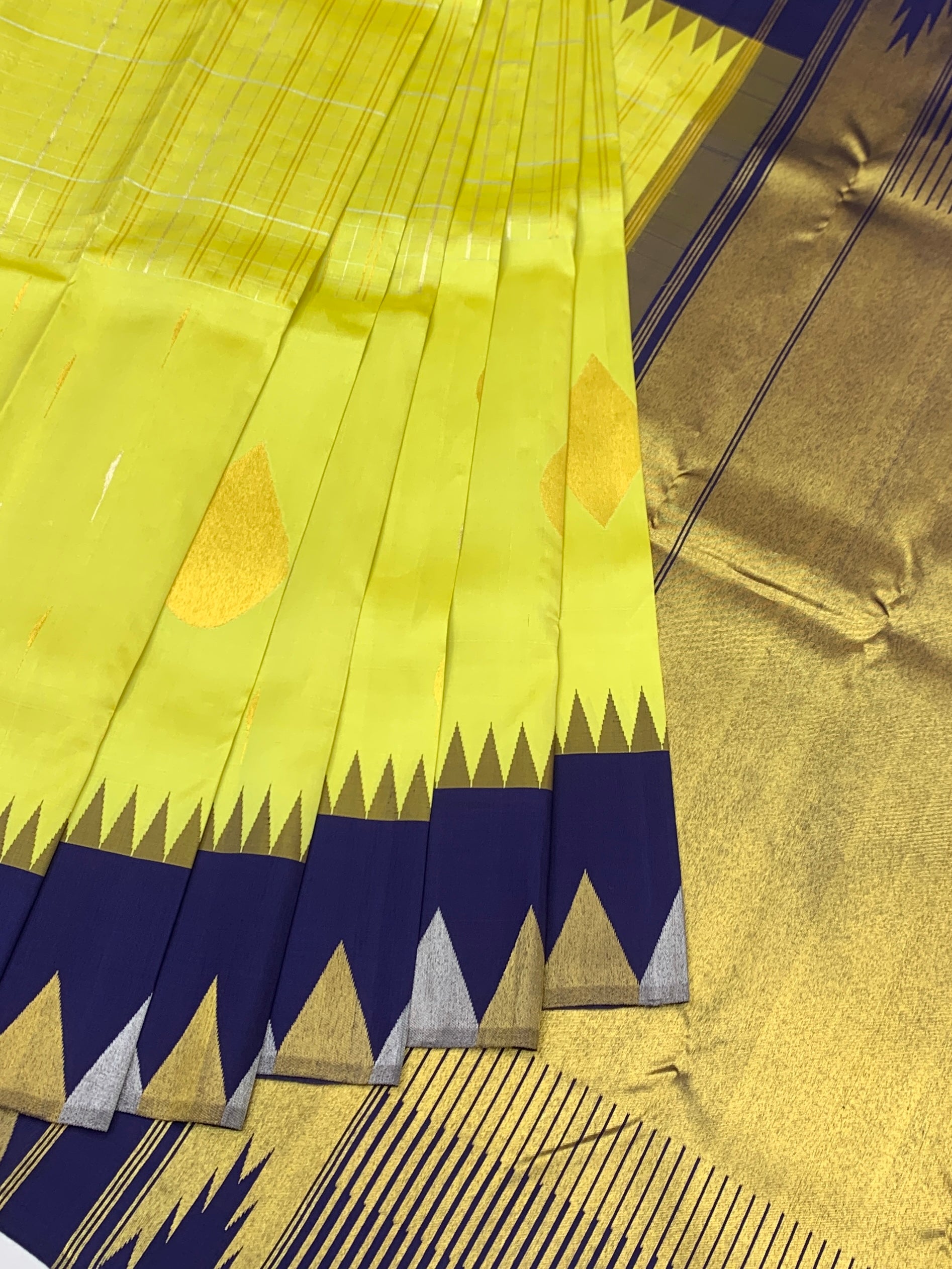 Exquisite Lime Yellow & Royal Blue Kanjeevaram Silk Saree