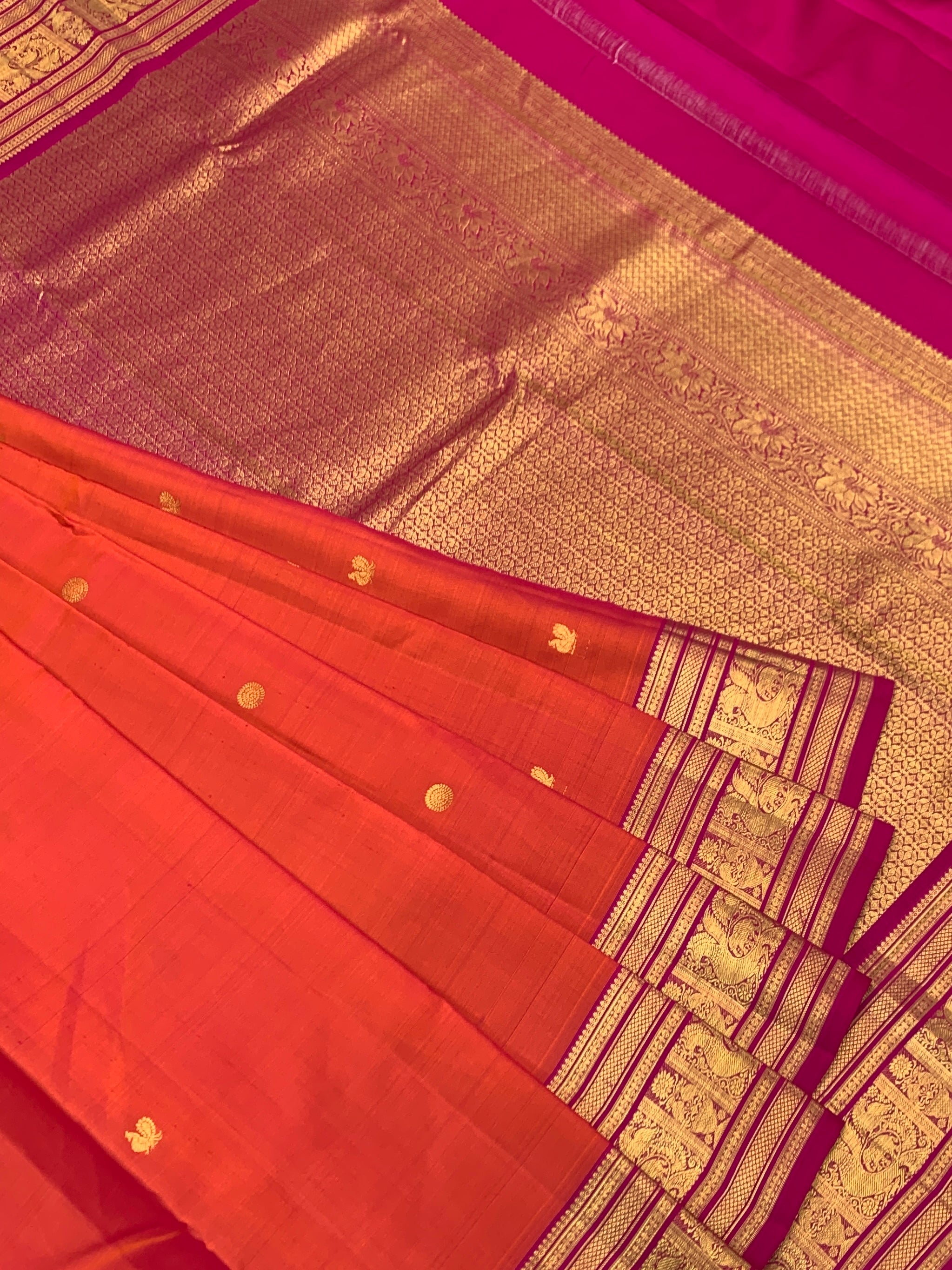 Elegant Dual-Tone Kanjeevaram Silk Saree with Peacock Motif Border
