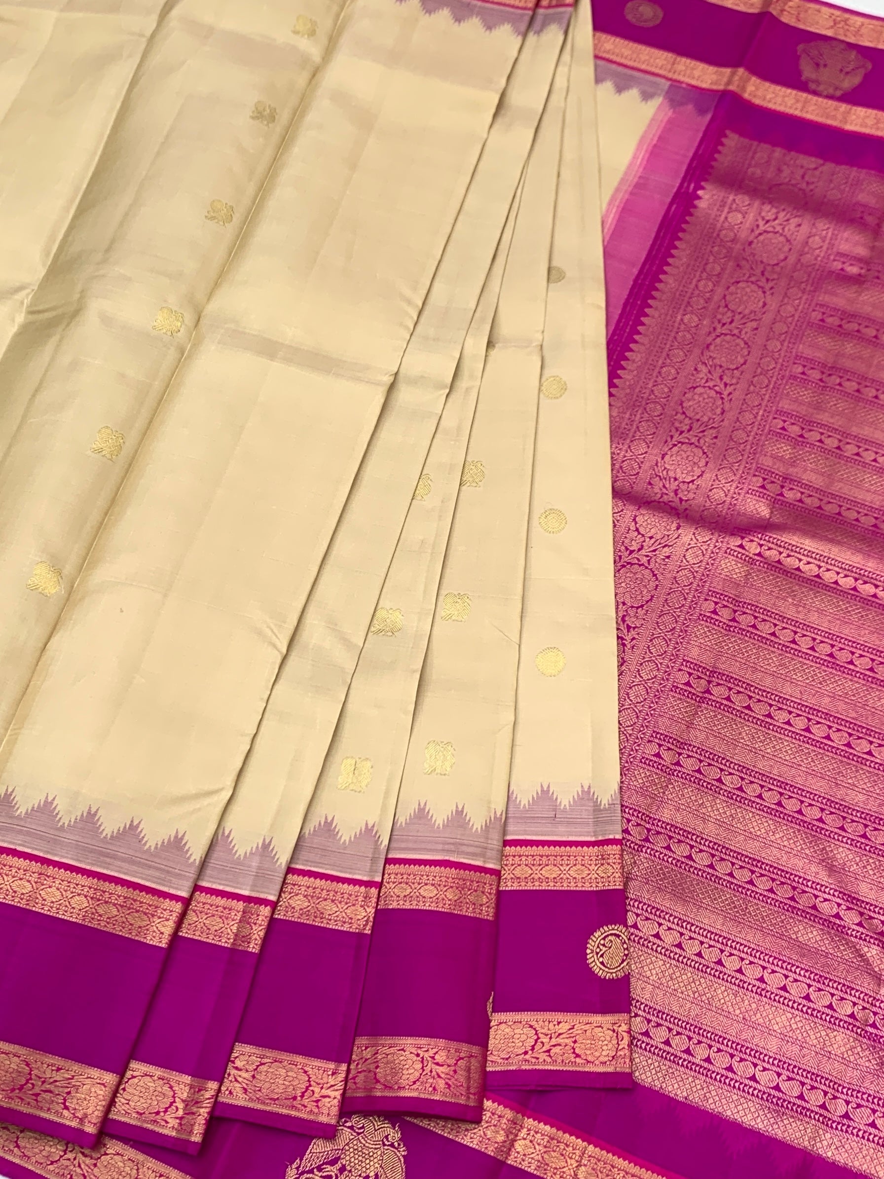 Elegant Cream & Magenta Kanjeevaram Silk Saree