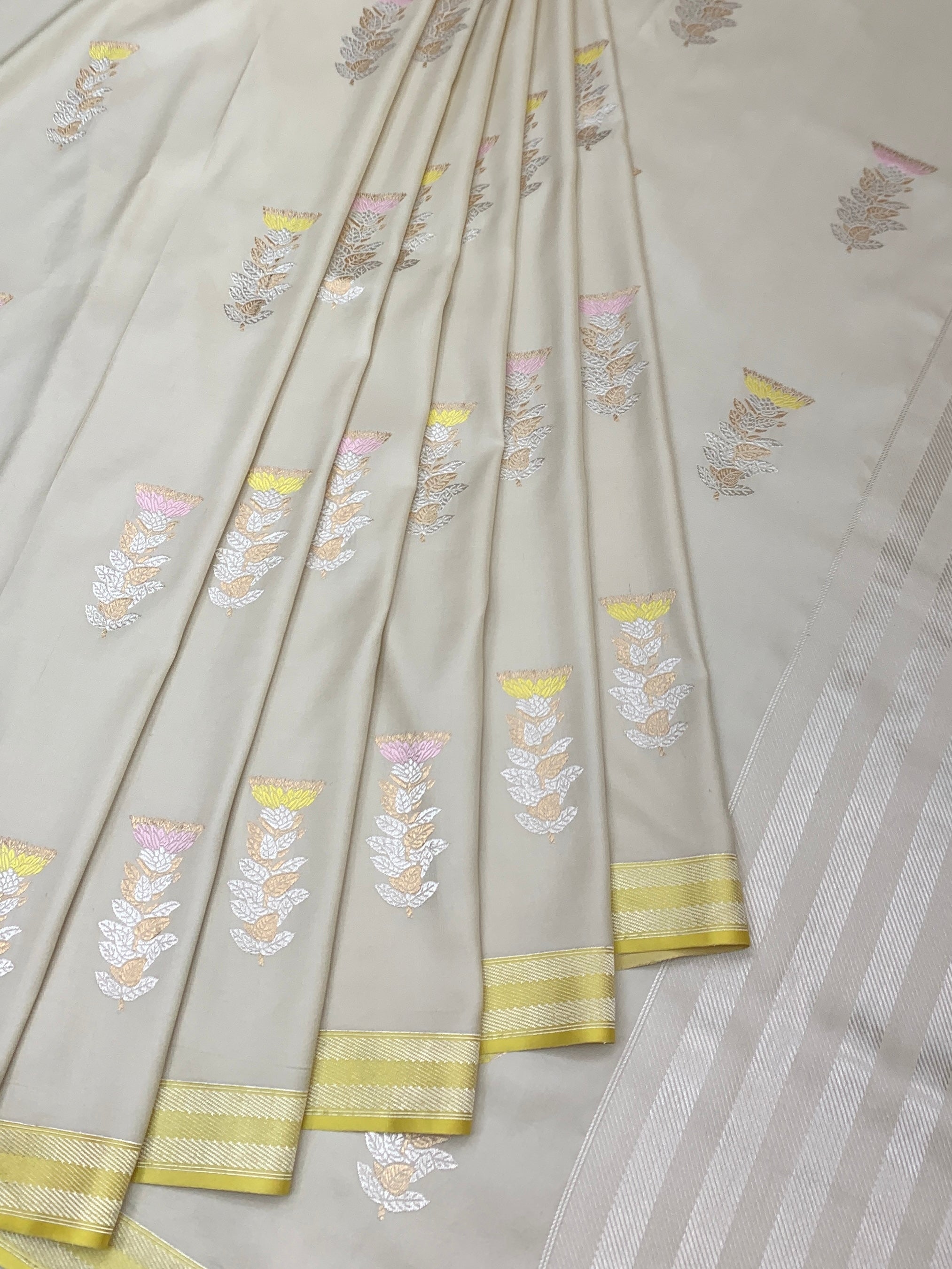 Elegant Off-White Mashru Silk Saree
