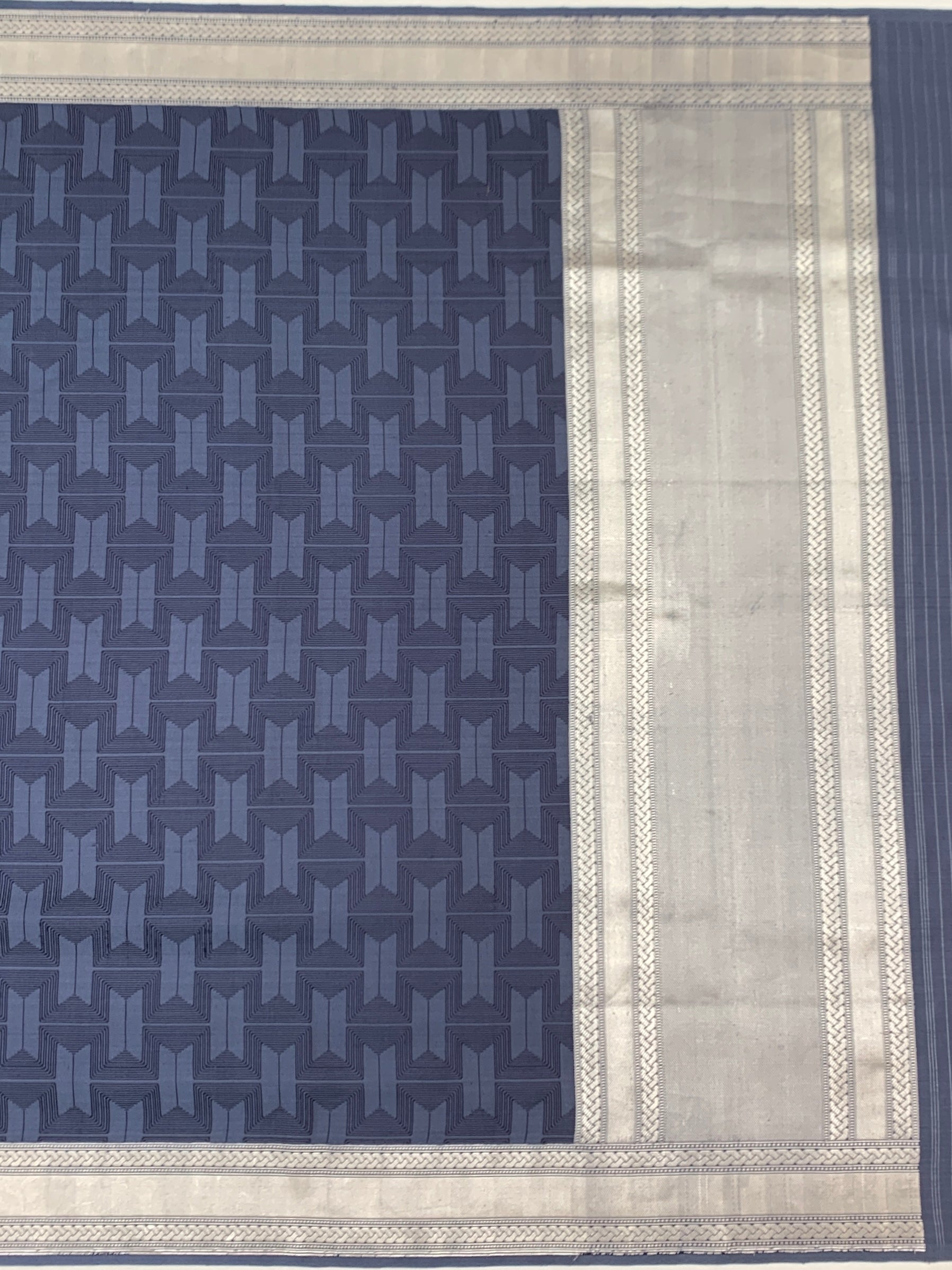Classic Elegance: Geometric Jacquard Mashru Silk Saree