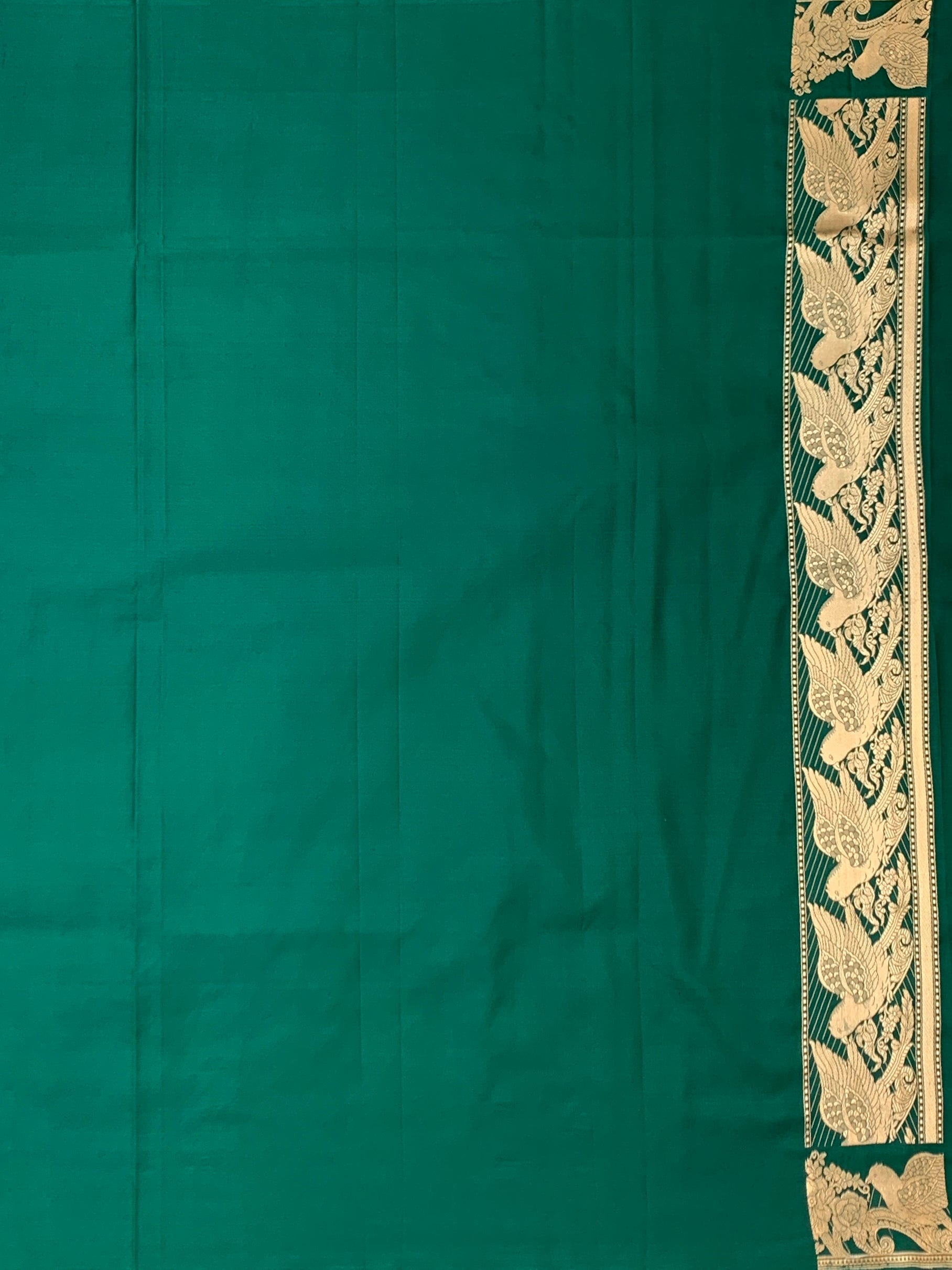 Emerald Elegance: Handwoven Mashru Silk Saree