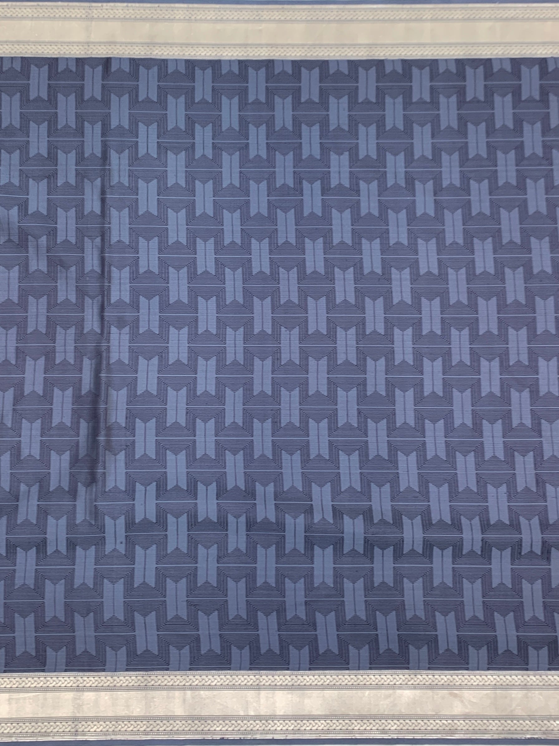 Classic Elegance: Geometric Jacquard Mashru Silk Saree