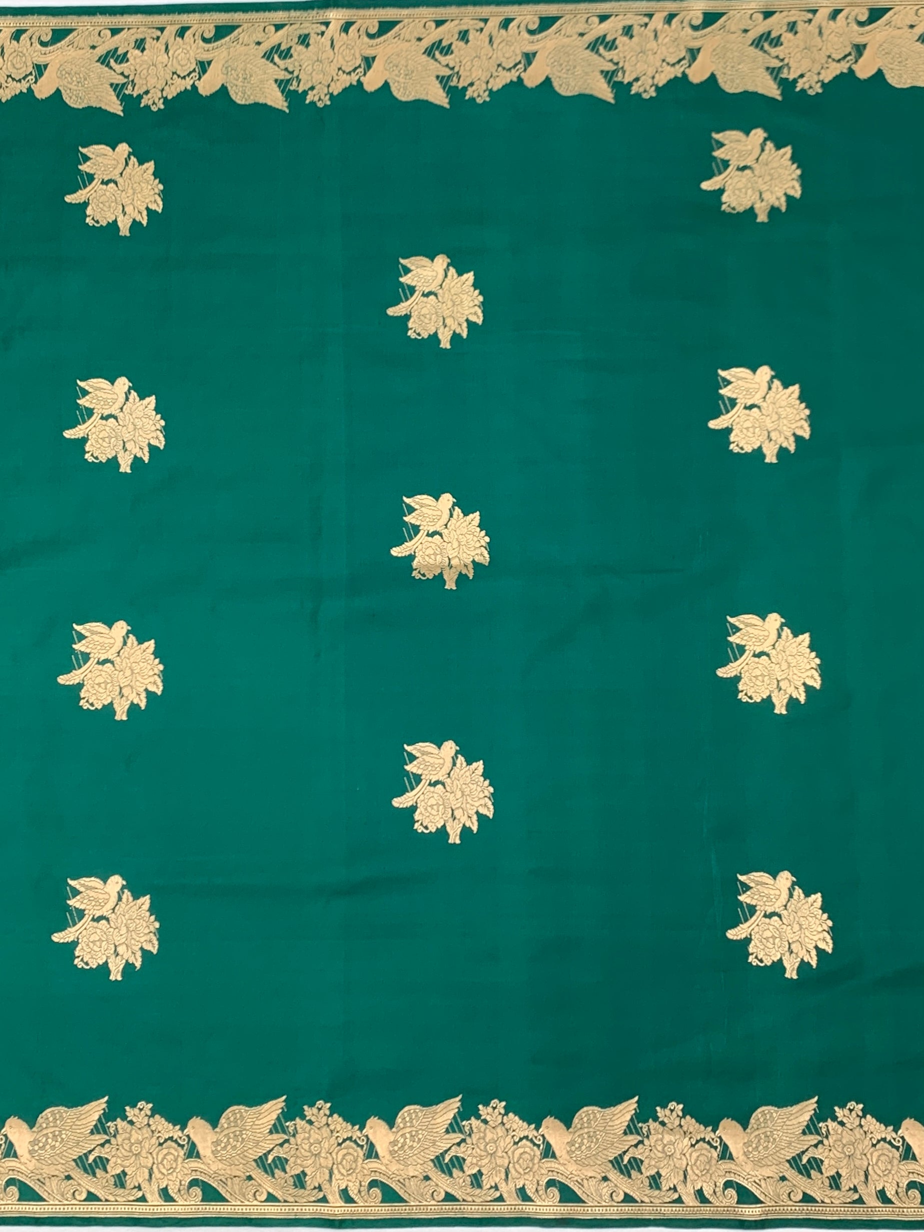 Emerald Elegance: Handwoven Mashru Silk Saree