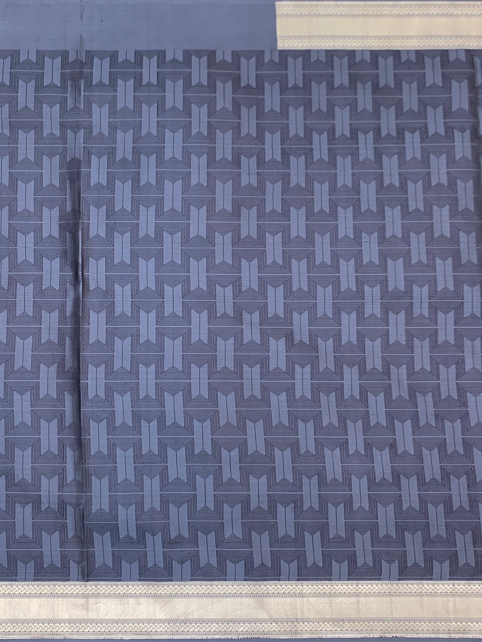 Classic Elegance: Geometric Jacquard Mashru Silk Saree