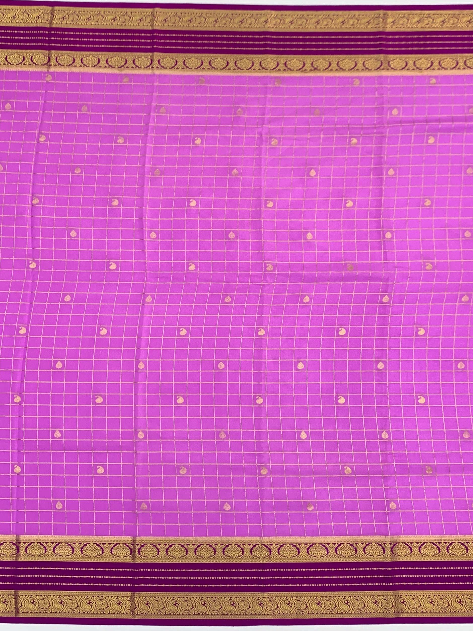 Exquisite Mysore Silk Saree – Lavender Checkered Body with Rich Magenta Pallu