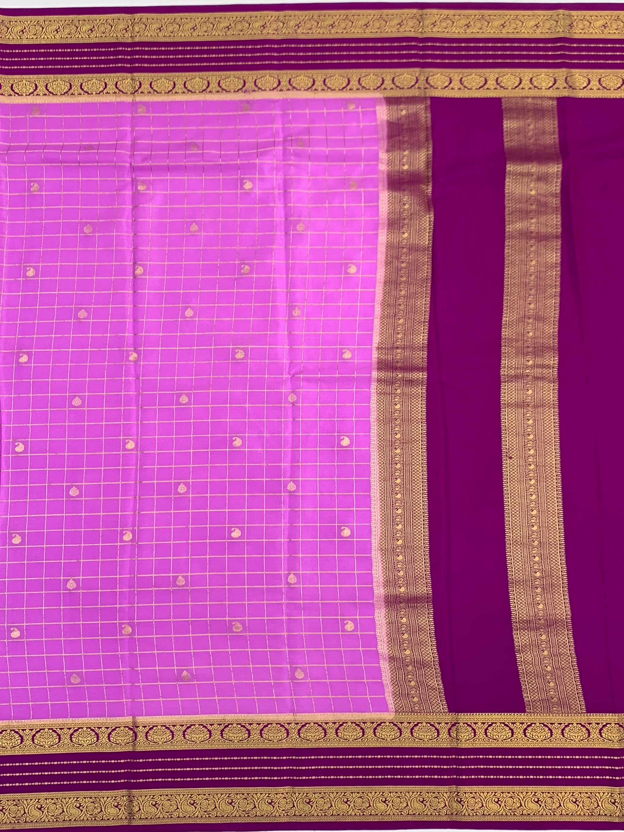 Exquisite Mysore Silk Saree – Lavender Checkered Body with Rich Magenta Pallu