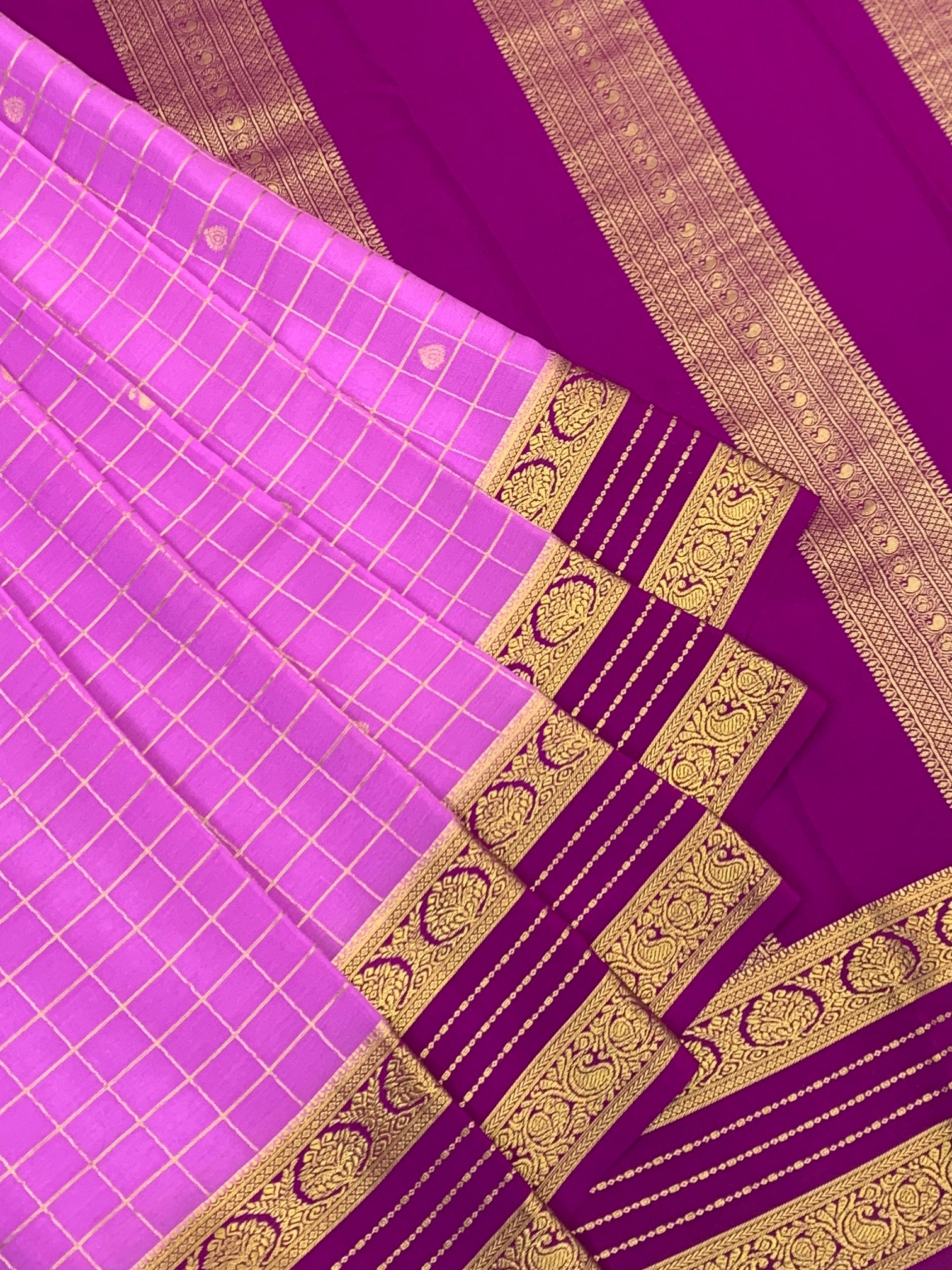 Exquisite Mysore Silk Saree – Lavender Checkered Body with Rich Magenta Pallu