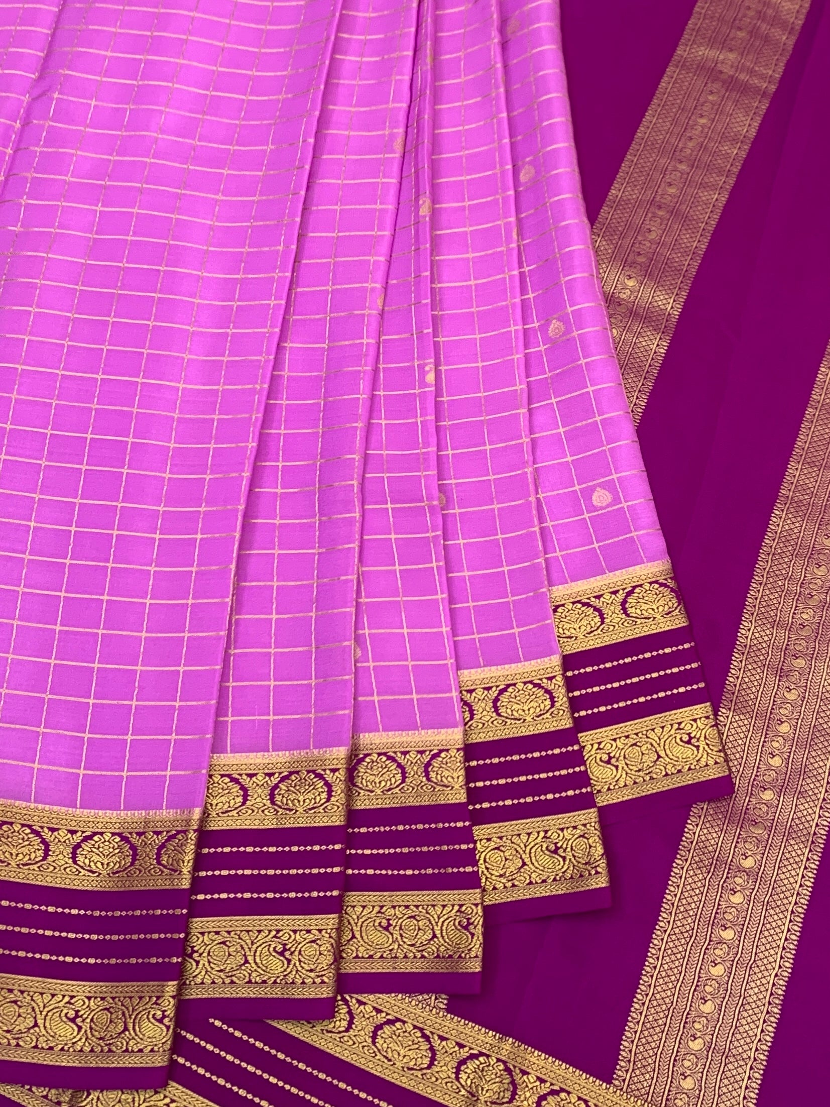 Exquisite Mysore Silk Saree – Lavender Checkered Body with Rich Magenta Pallu