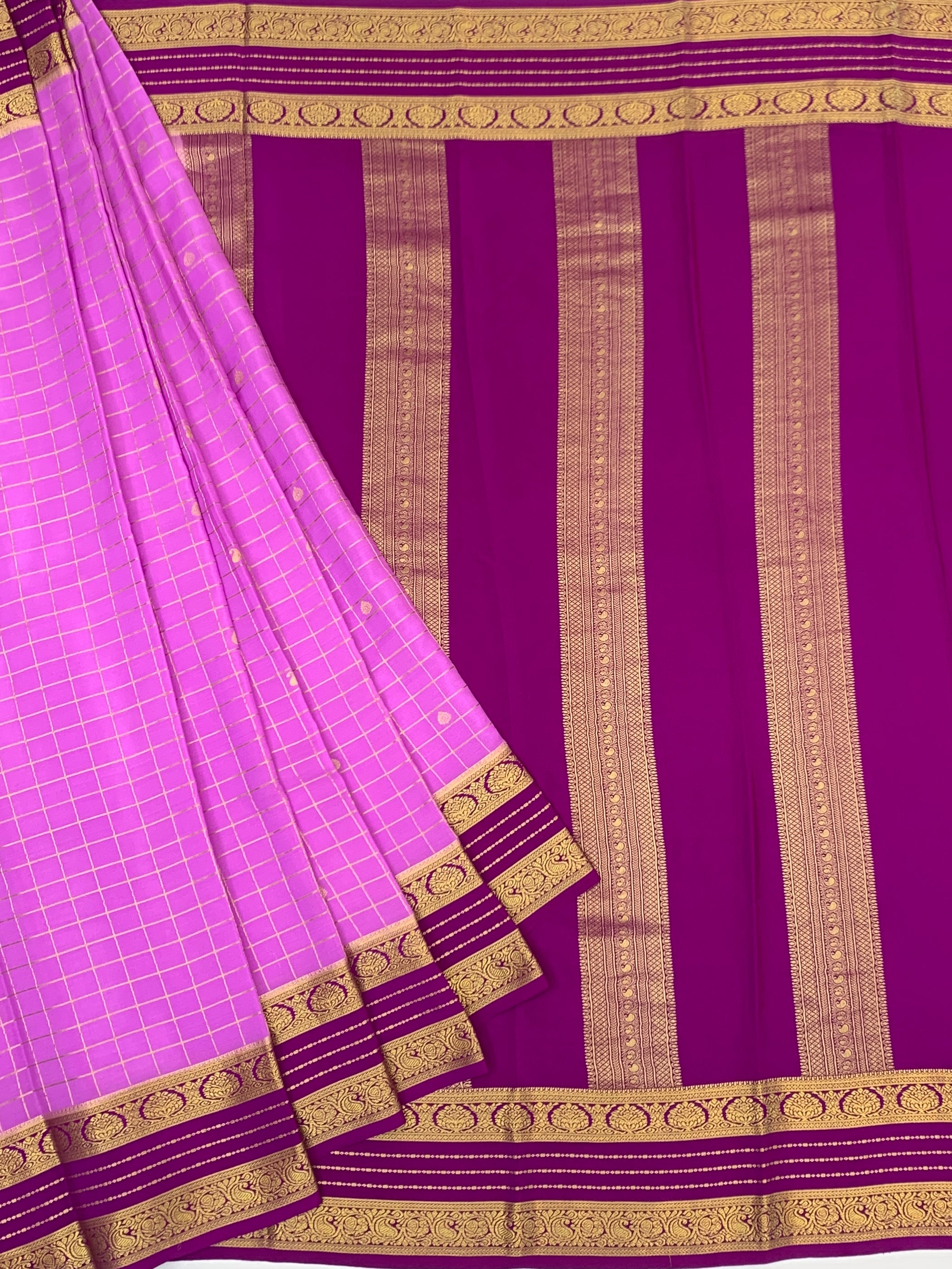 Exquisite Mysore Silk Saree – Lavender Checkered Body with Rich Magenta Pallu