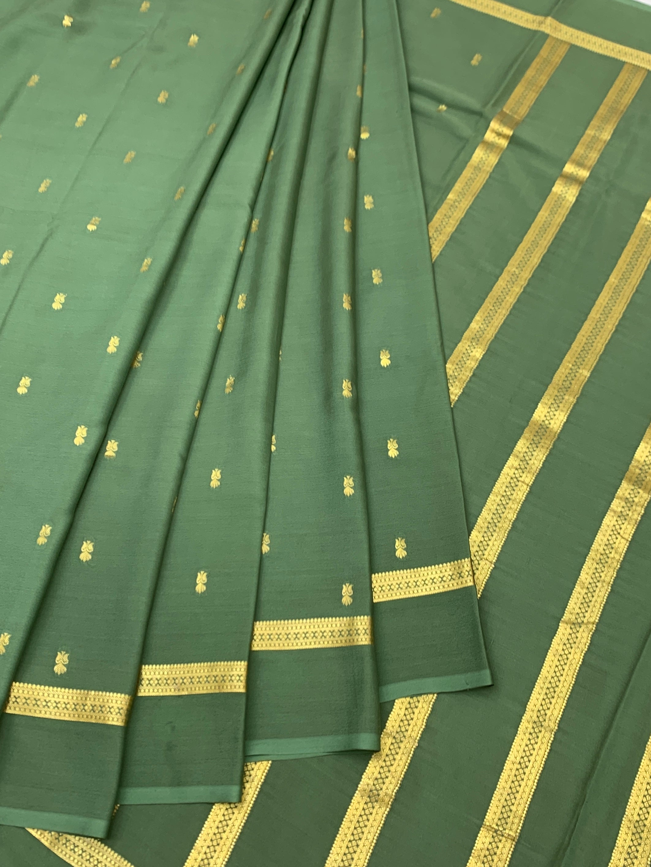 Elegant Forest Green Mysore Silk Saree with Zari Pallu