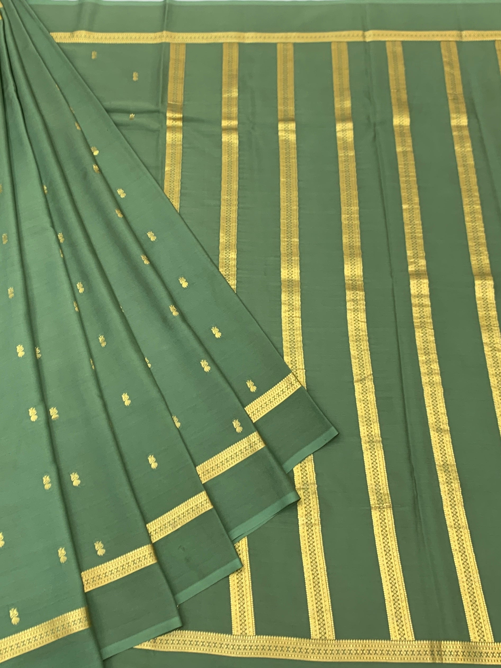 Elegant Forest Green Mysore Silk Saree with Zari Pallu