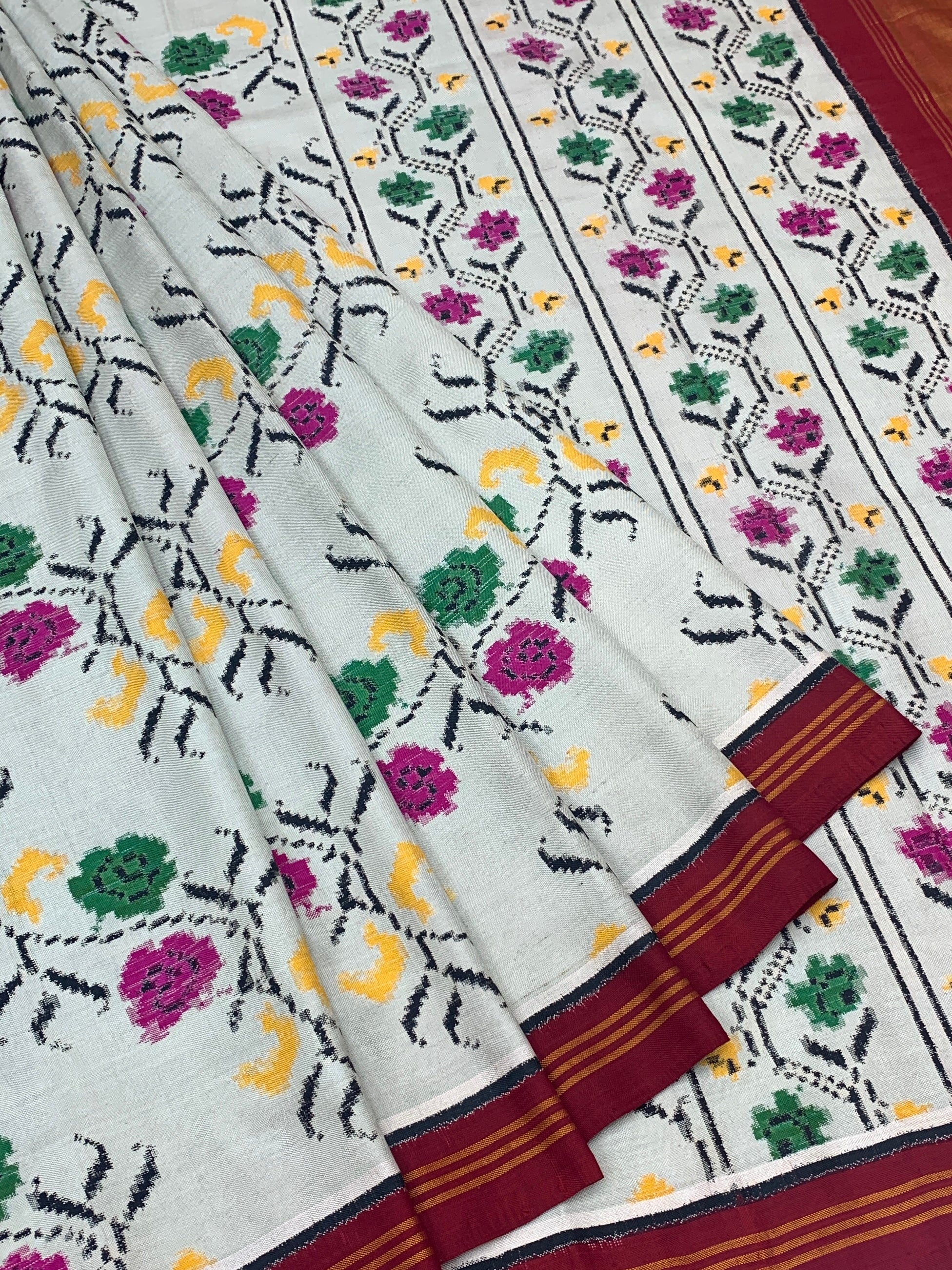 Exquisite Handwoven Patan Patola Silk Saree – Pale Seafoam & Crimson Floral Vine