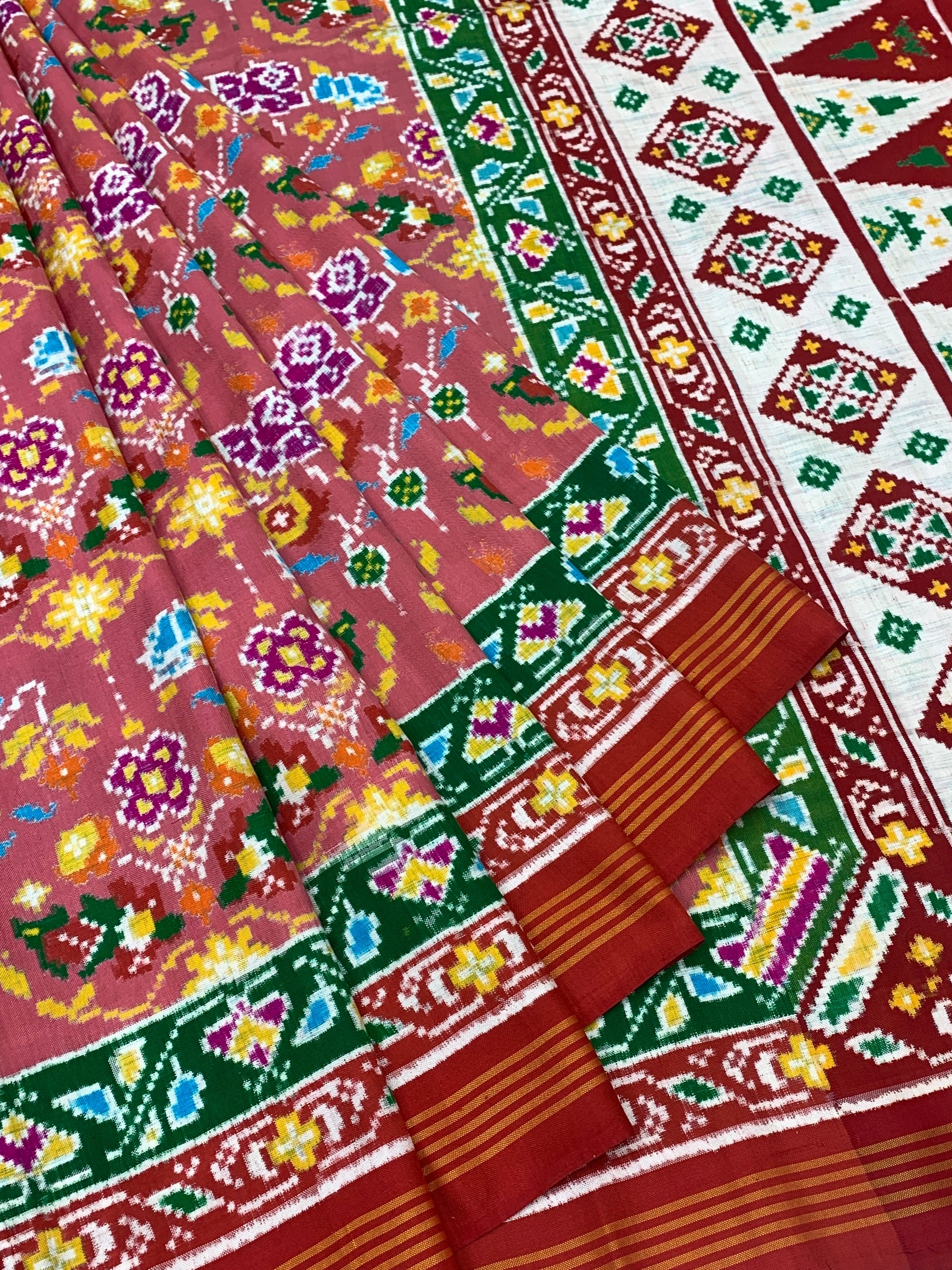 Exquisite Handwoven Patan Patola Silk Saree – Pastel Dusty Rose & Crimson Temple Pallu