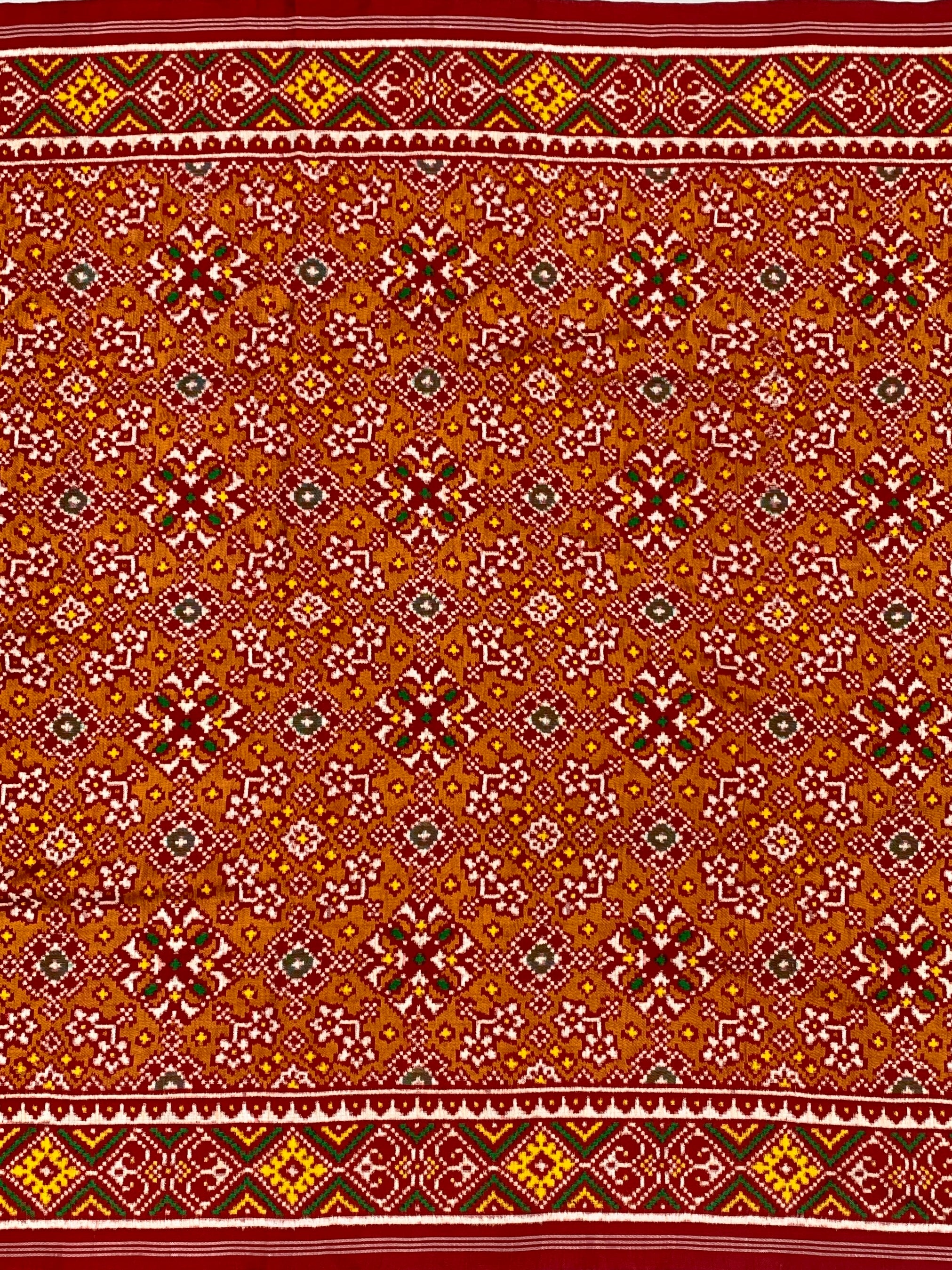 Exquisite Handwoven Patan Patola Silk Saree – Traditional Geometric Diamond Motif