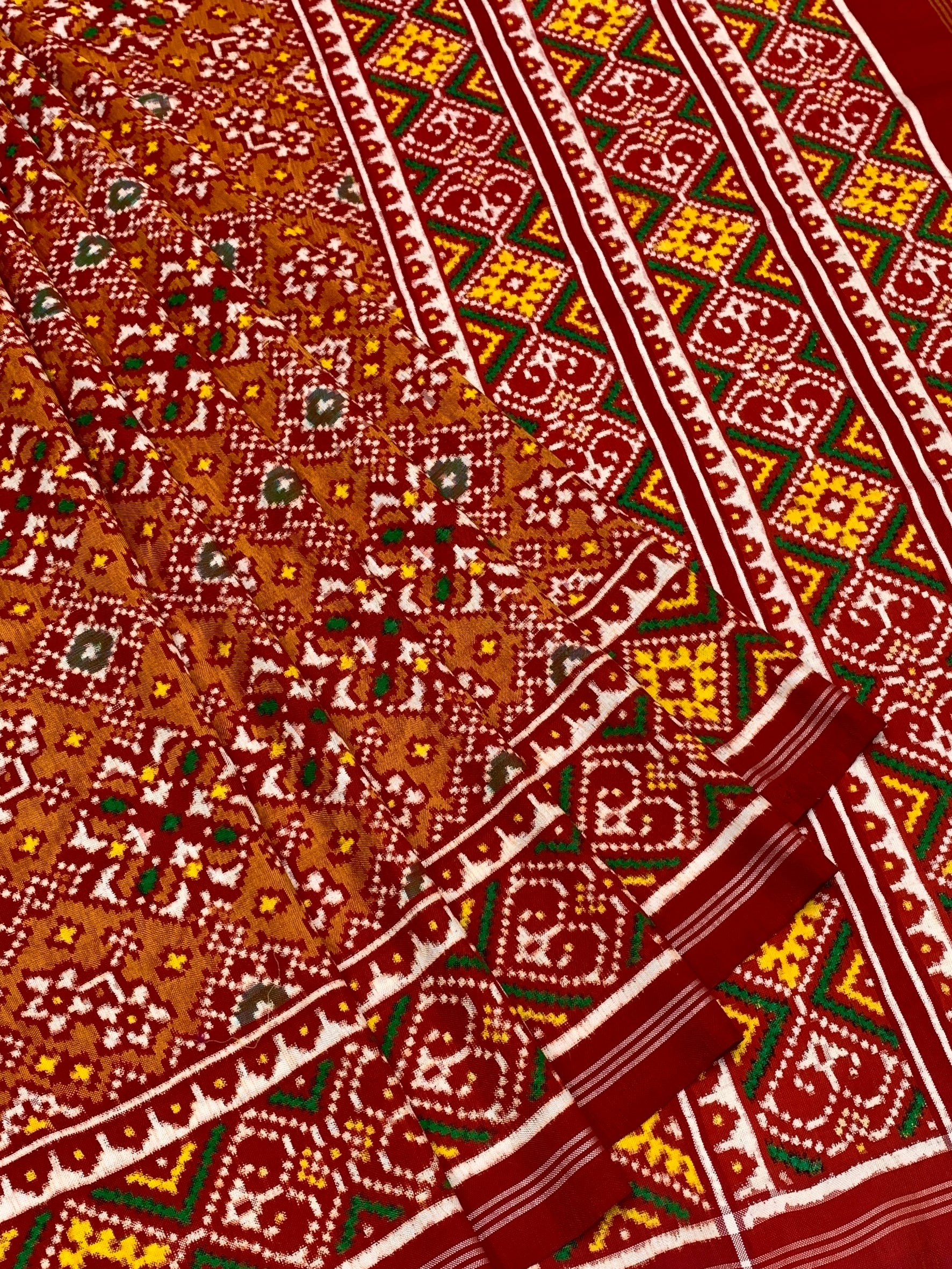 Exquisite Handwoven Patan Patola Silk Saree – Traditional Geometric Diamond Motif