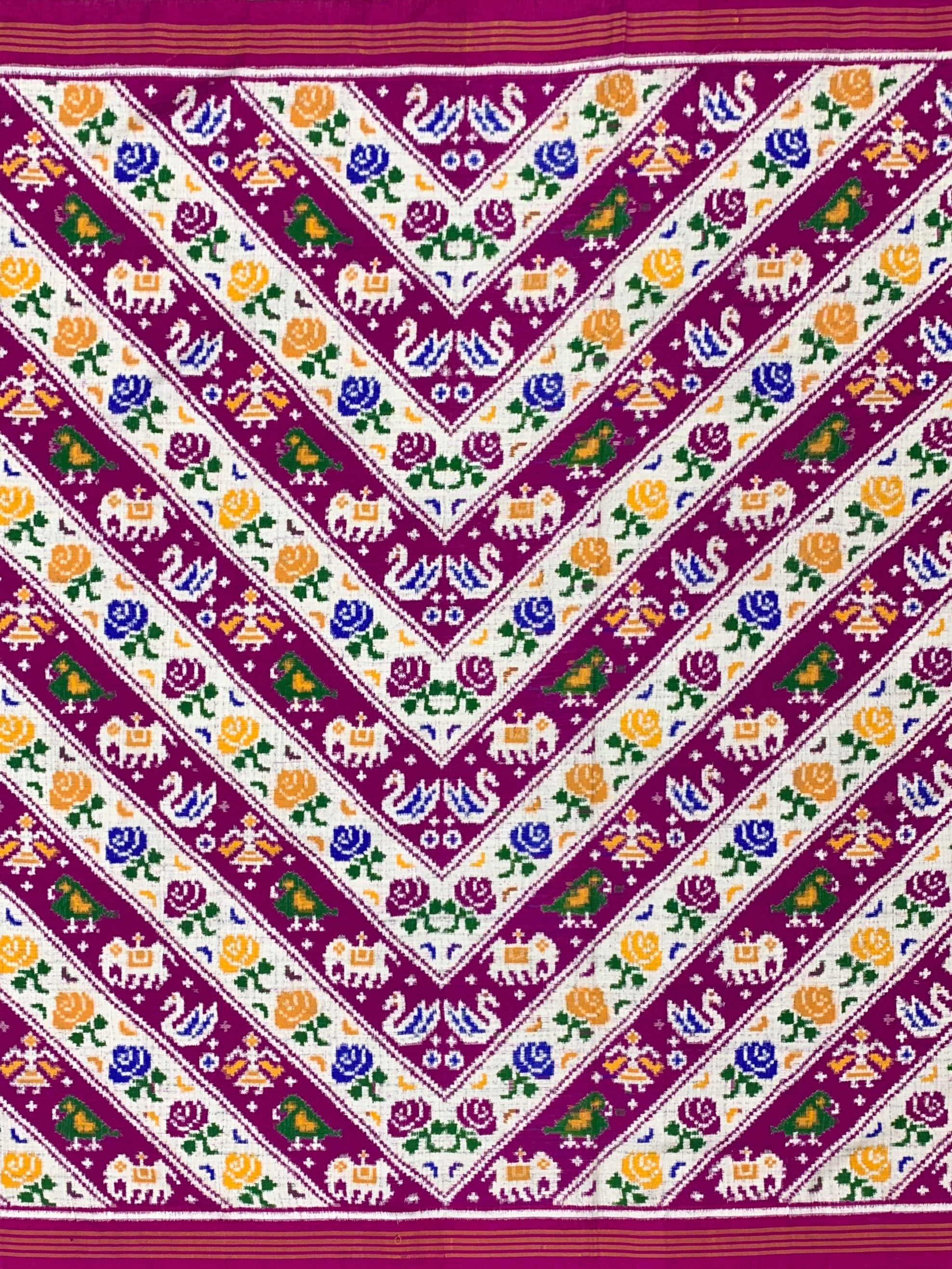 Exquisite Handwoven Patan Patola Silk Saree – Vibrant Diagonal Motifs