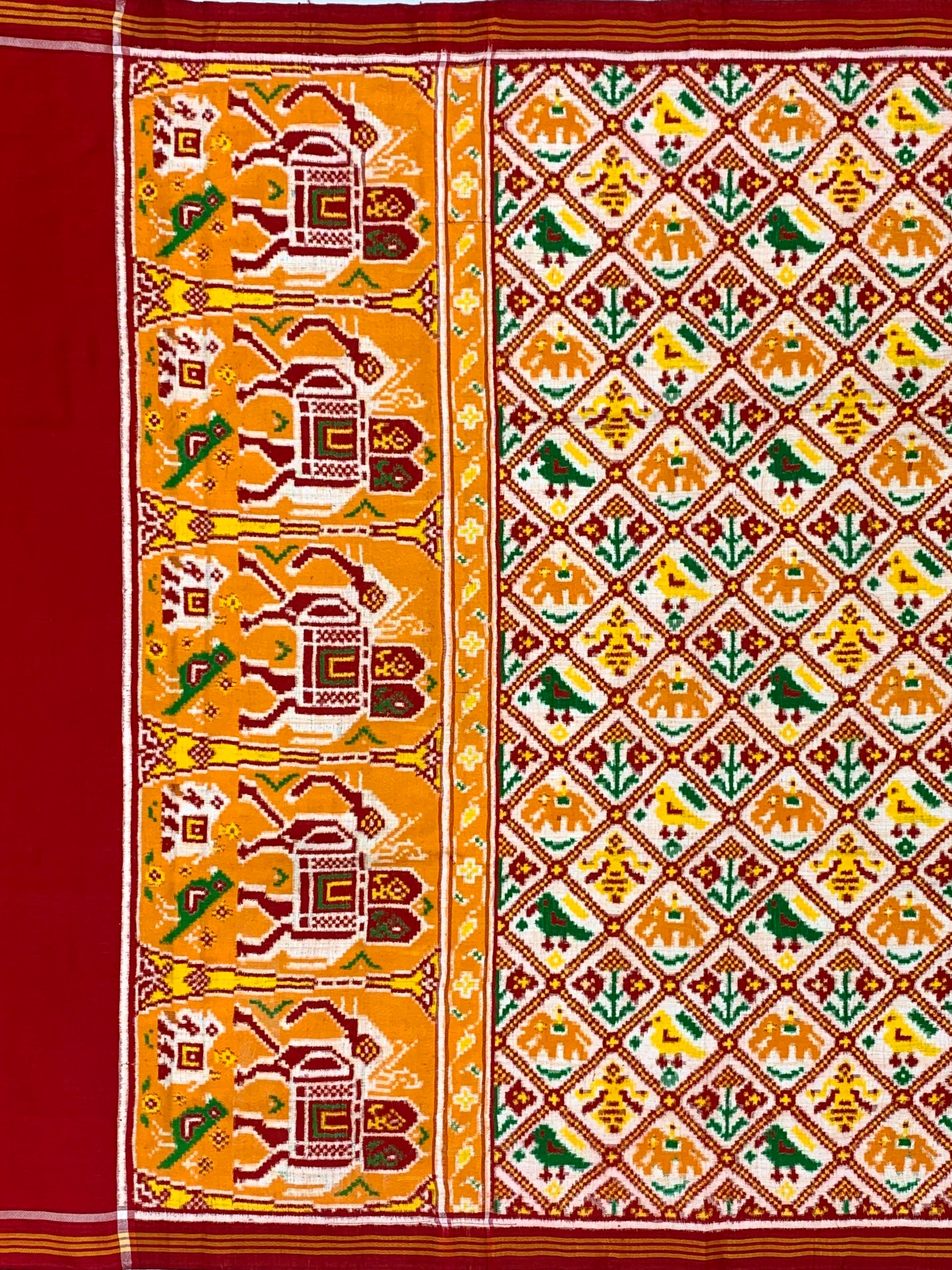 Exquisite Handwoven Patan Patola Silk Saree – Ivory & Mustard Haathi (Elephant) Motif