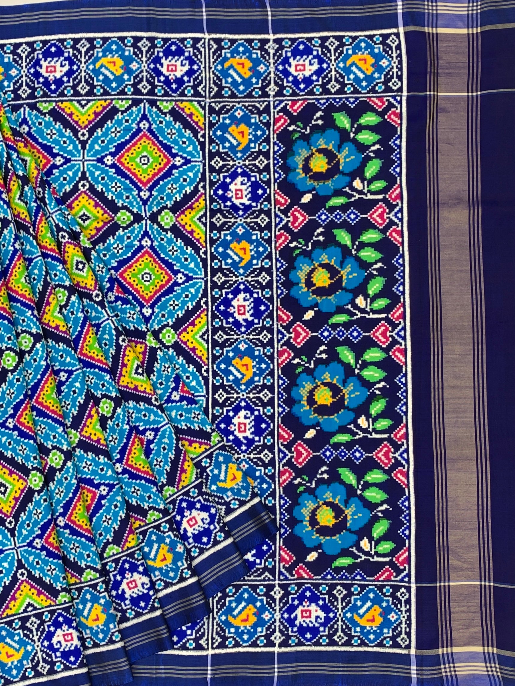 Exquisite Handwoven Patan Patola Silk Saree – Indigo & Cyan Geometric Diamond with Floral Pallu