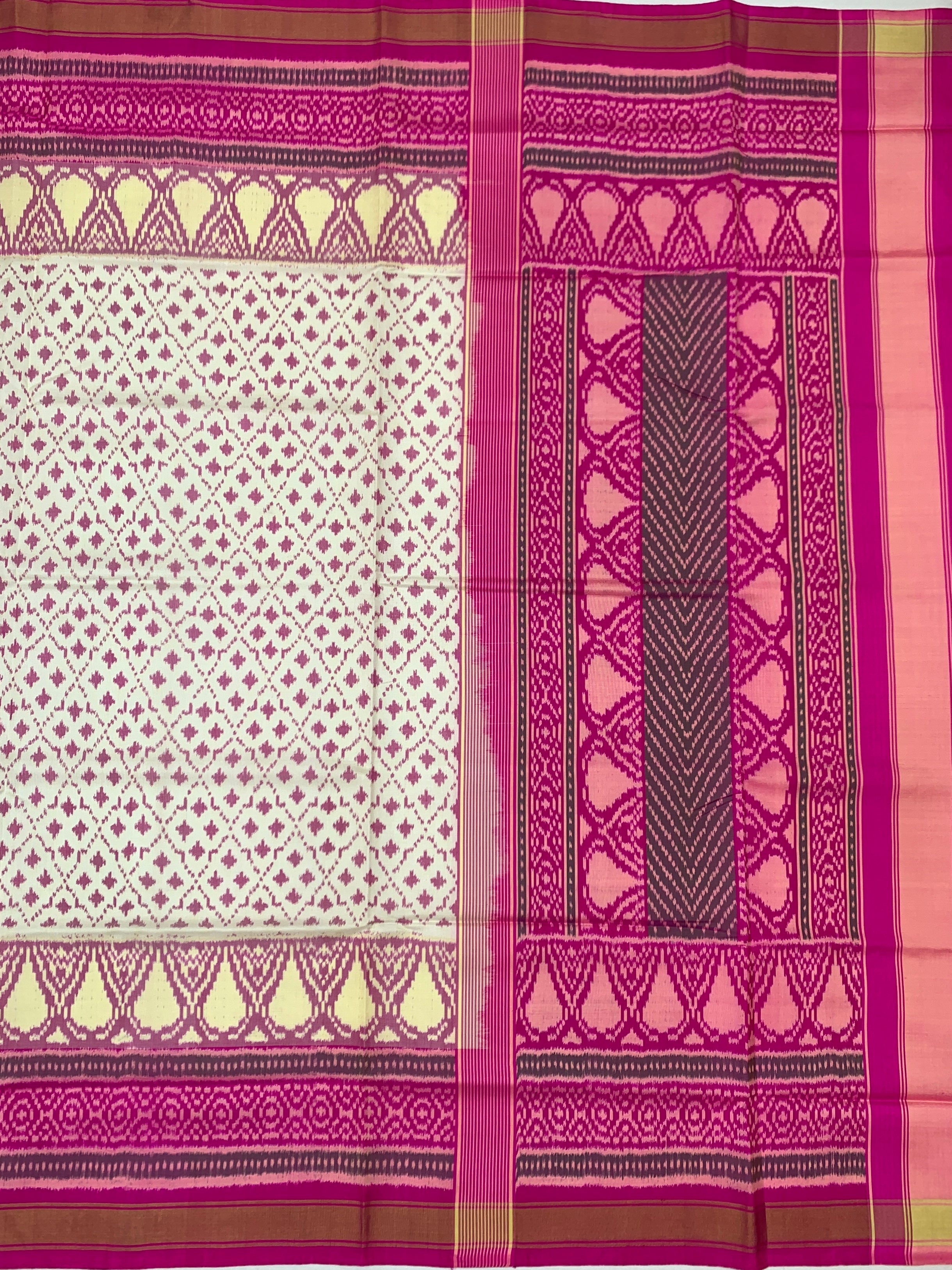 Exquisite Cream & Rani Pink Rajkot Patola Silk Saree