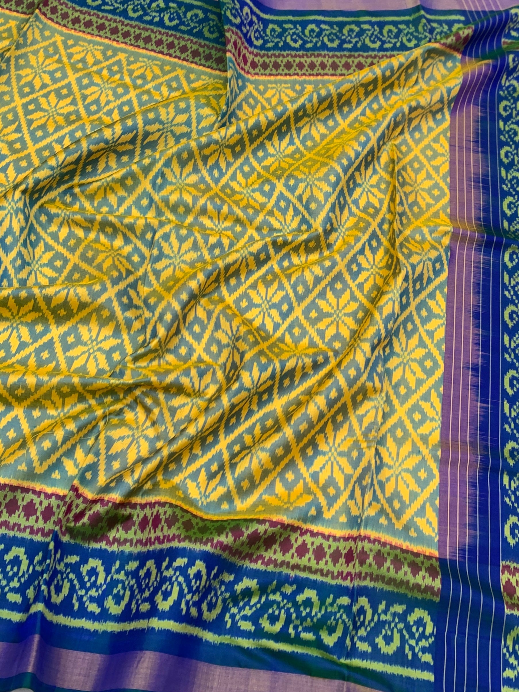Exquisite Rajkot Single Ikat Patola Saree in Sunbeam Yellow & Royal Blue
