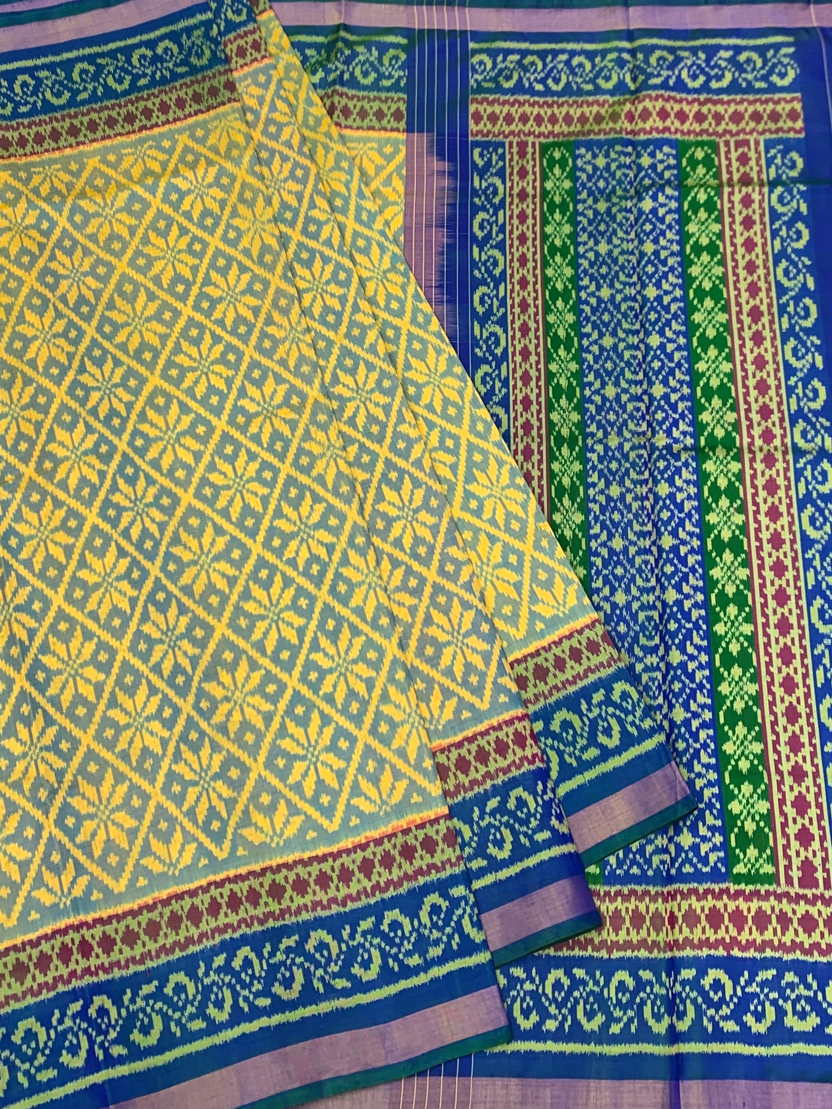 Exquisite Rajkot Single Ikat Patola Saree in Sunbeam Yellow & Royal Blue