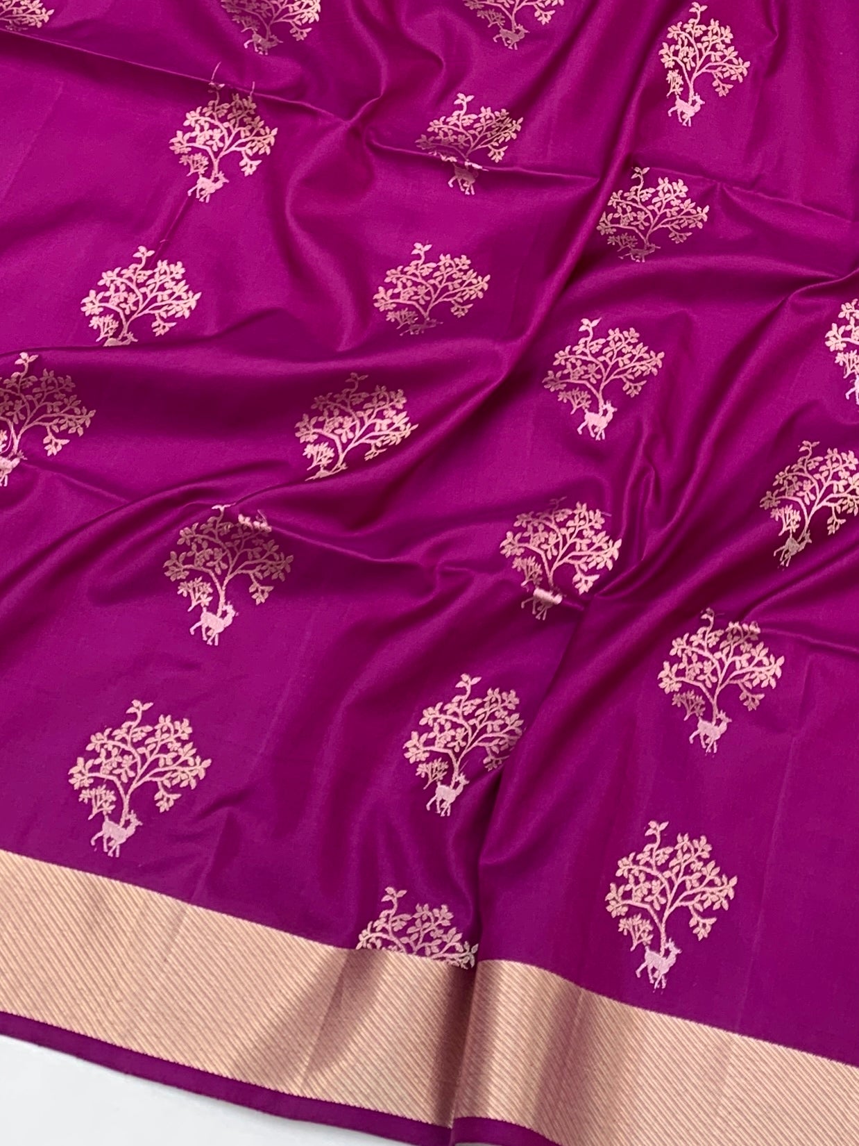 Exquisite Magenta Soft Silk Saree with "Tree of Life" Zari Motifs